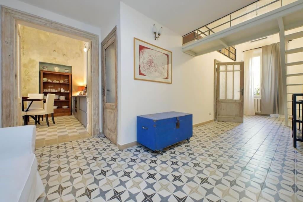 Bright flat with wonderful views in the centre