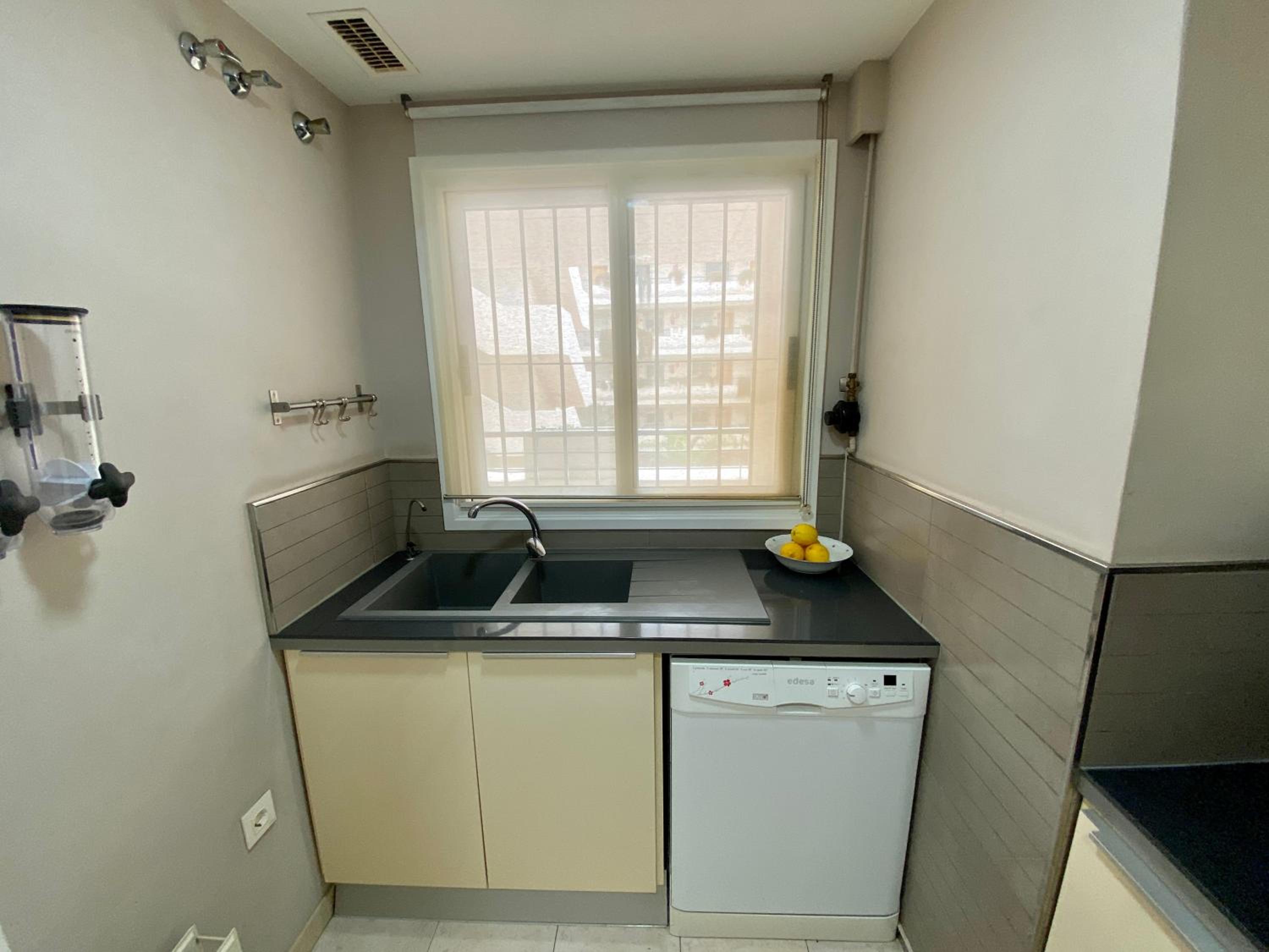 Apartamento con vistas y terraza en Guadalmina MAD