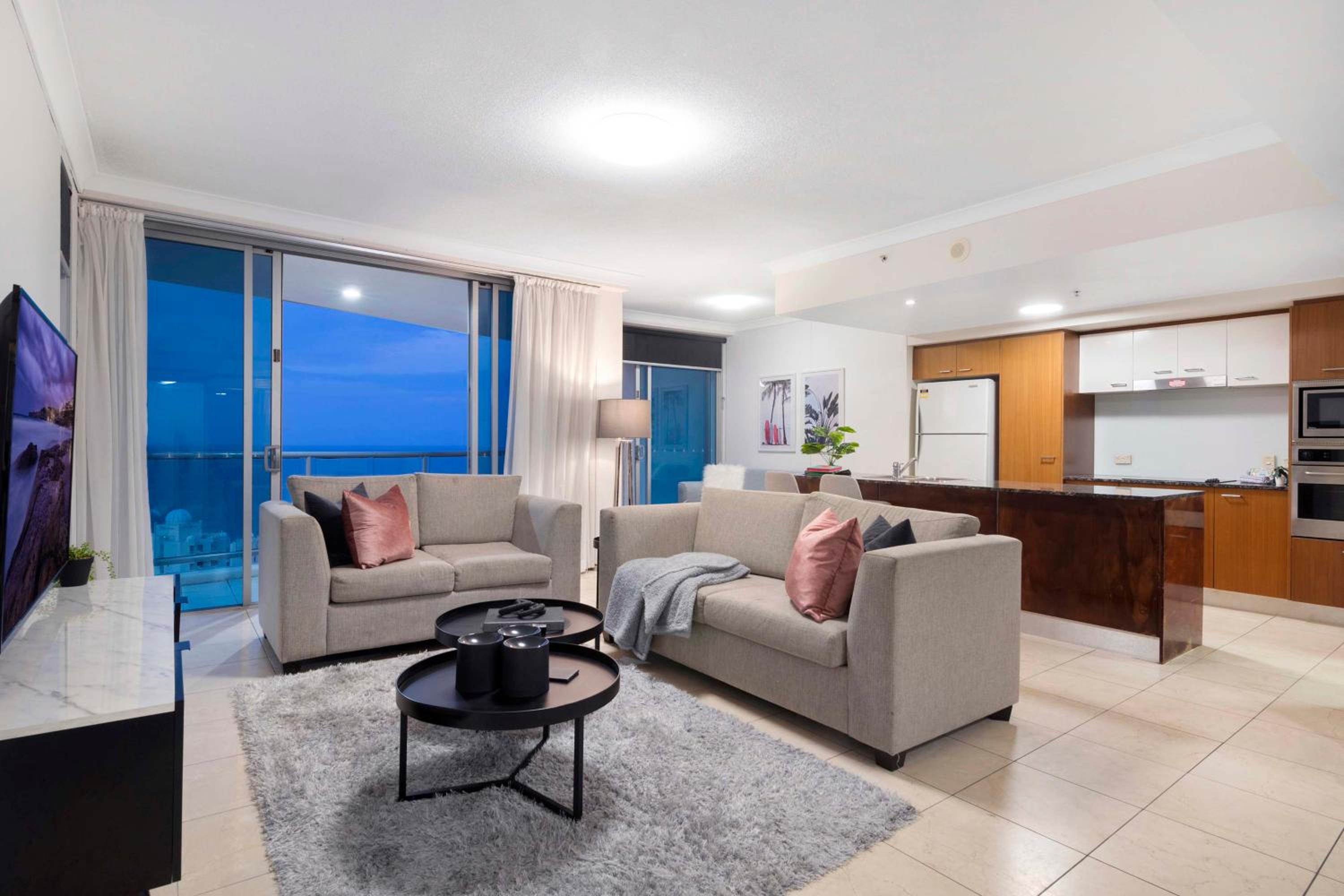 Chevron Renaissance Apartments - Hosted by Wow Stay