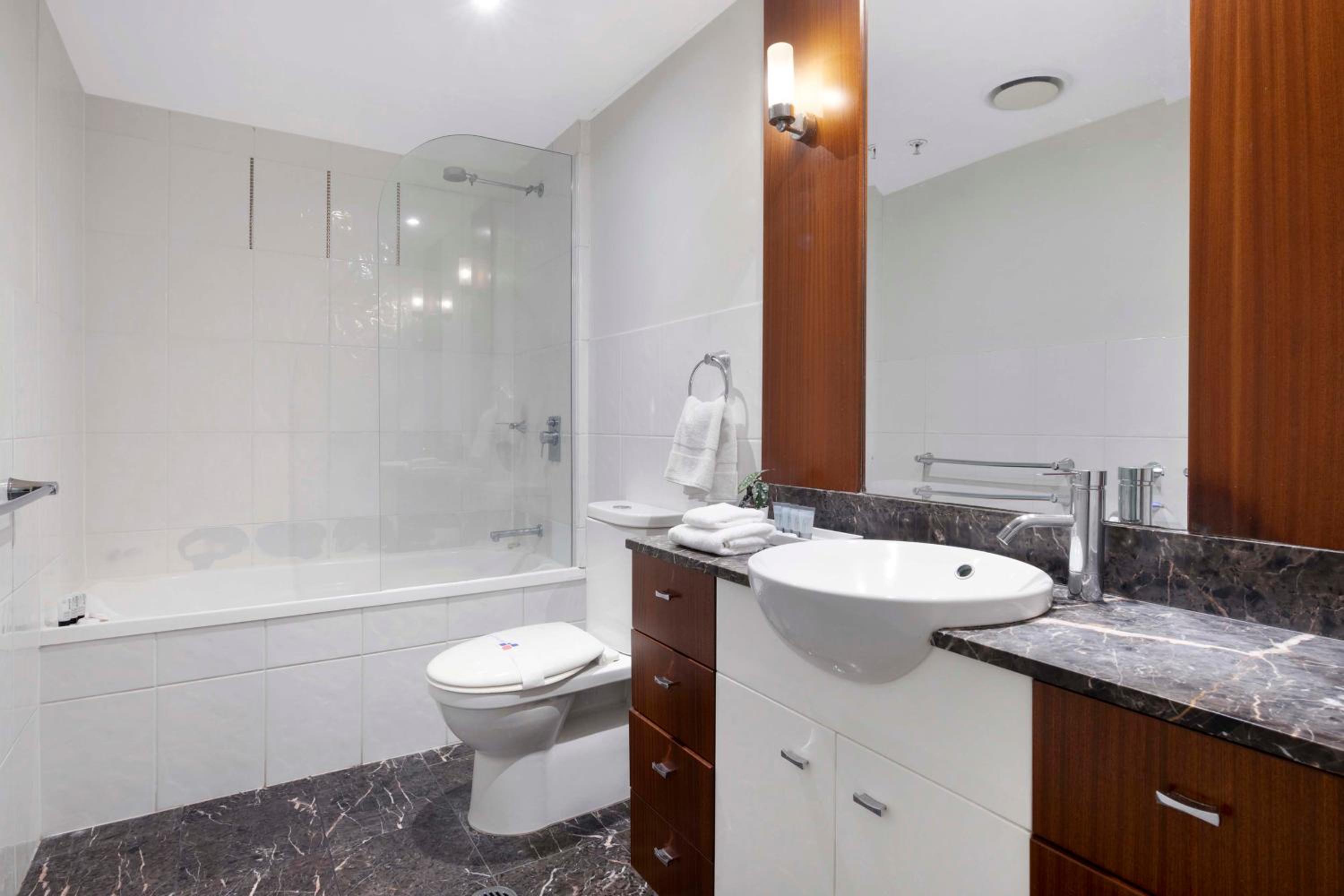 Chevron Renaissance Apartments - Hosted by Wow Stay