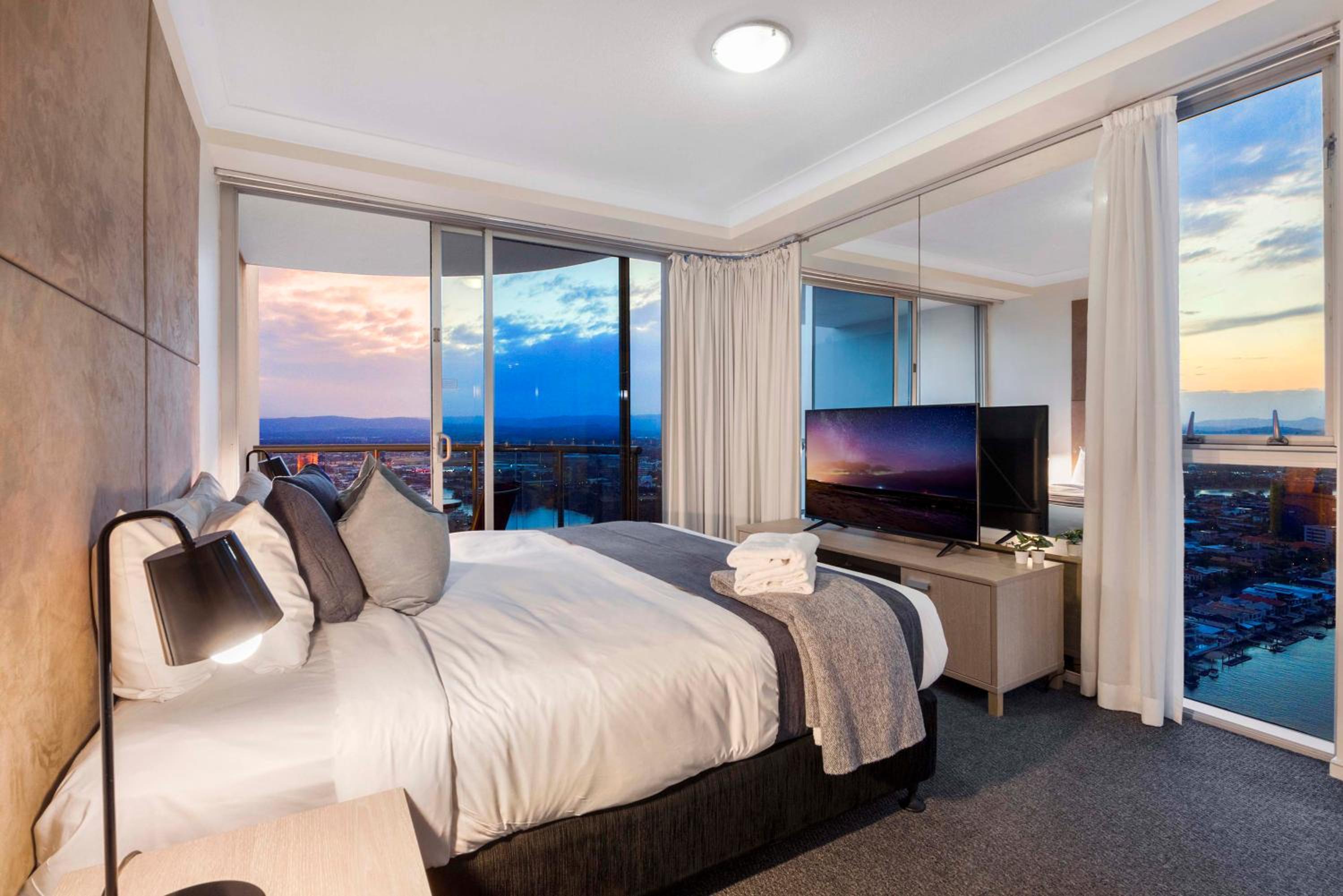 Chevron Renaissance Apartments - Hosted by Wow Stay