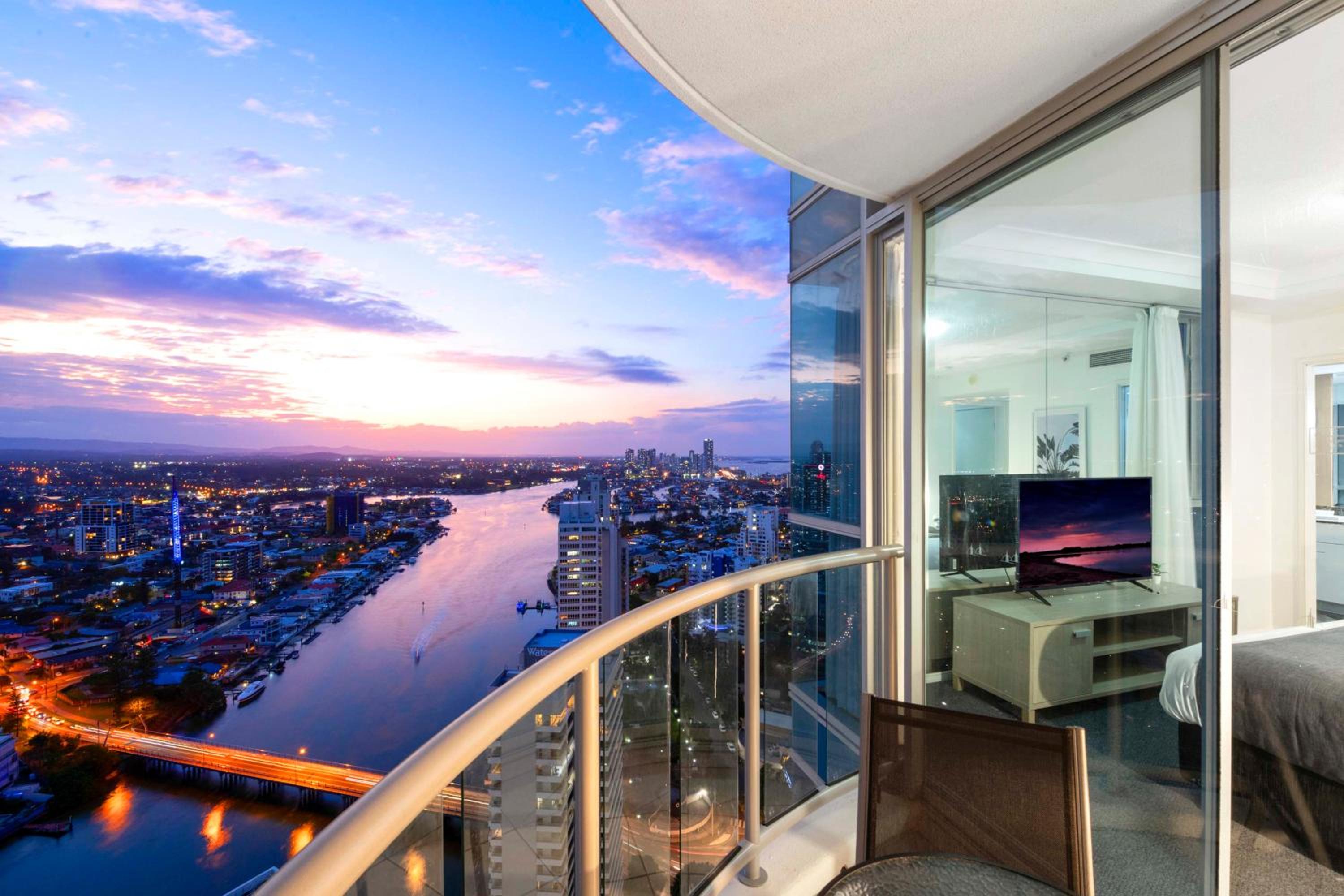 Chevron Renaissance Apartments - Hosted by Wow Stay