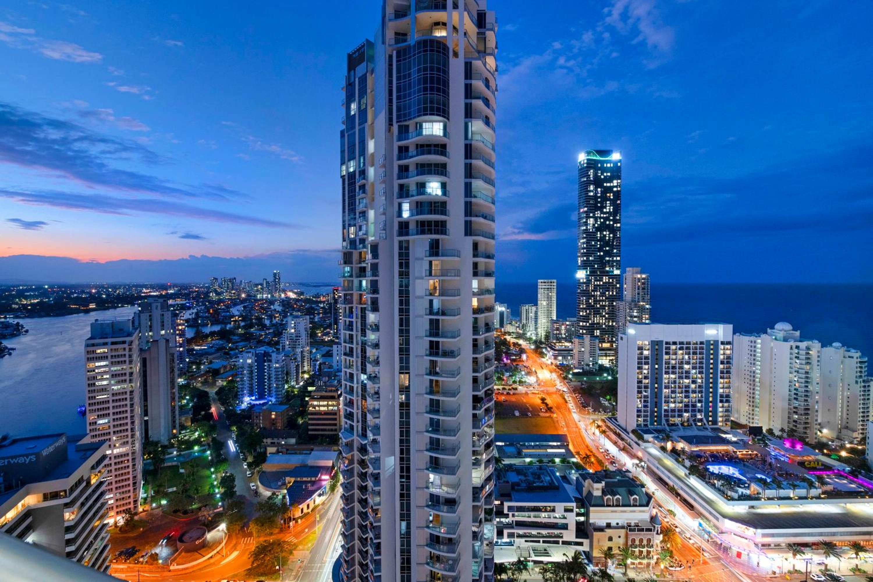 Chevron Renaissance Apartments - Hosted by Wow Stay
