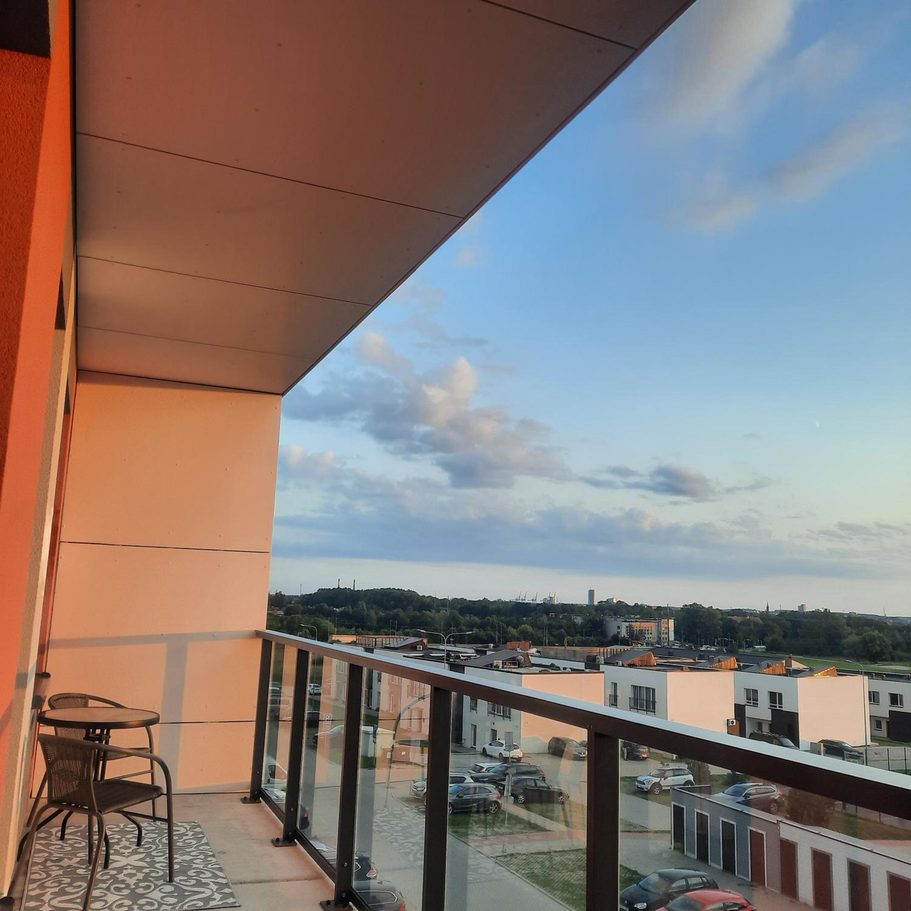 SV apartment self check in free parking