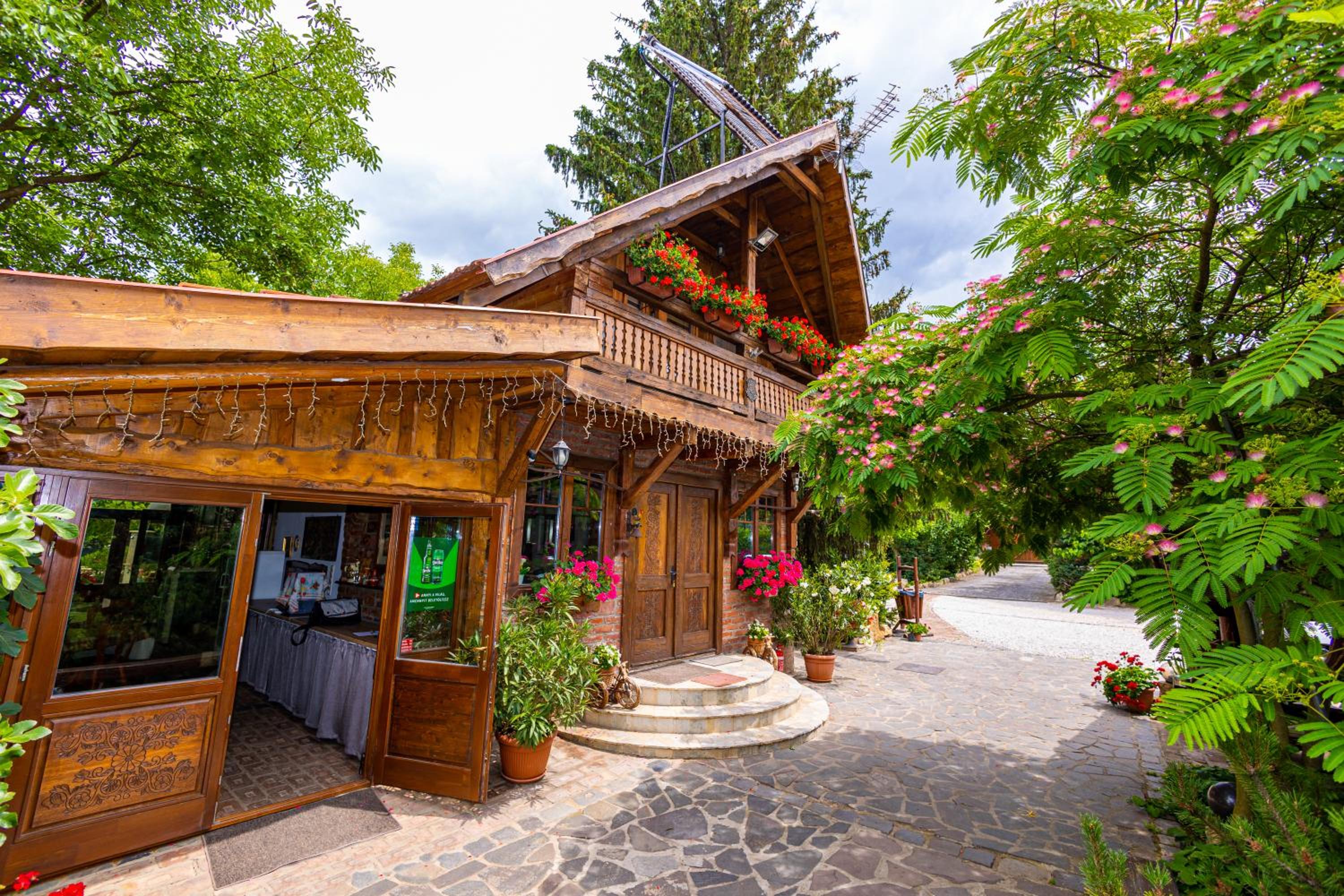 Hotel Tunderkert Apartman