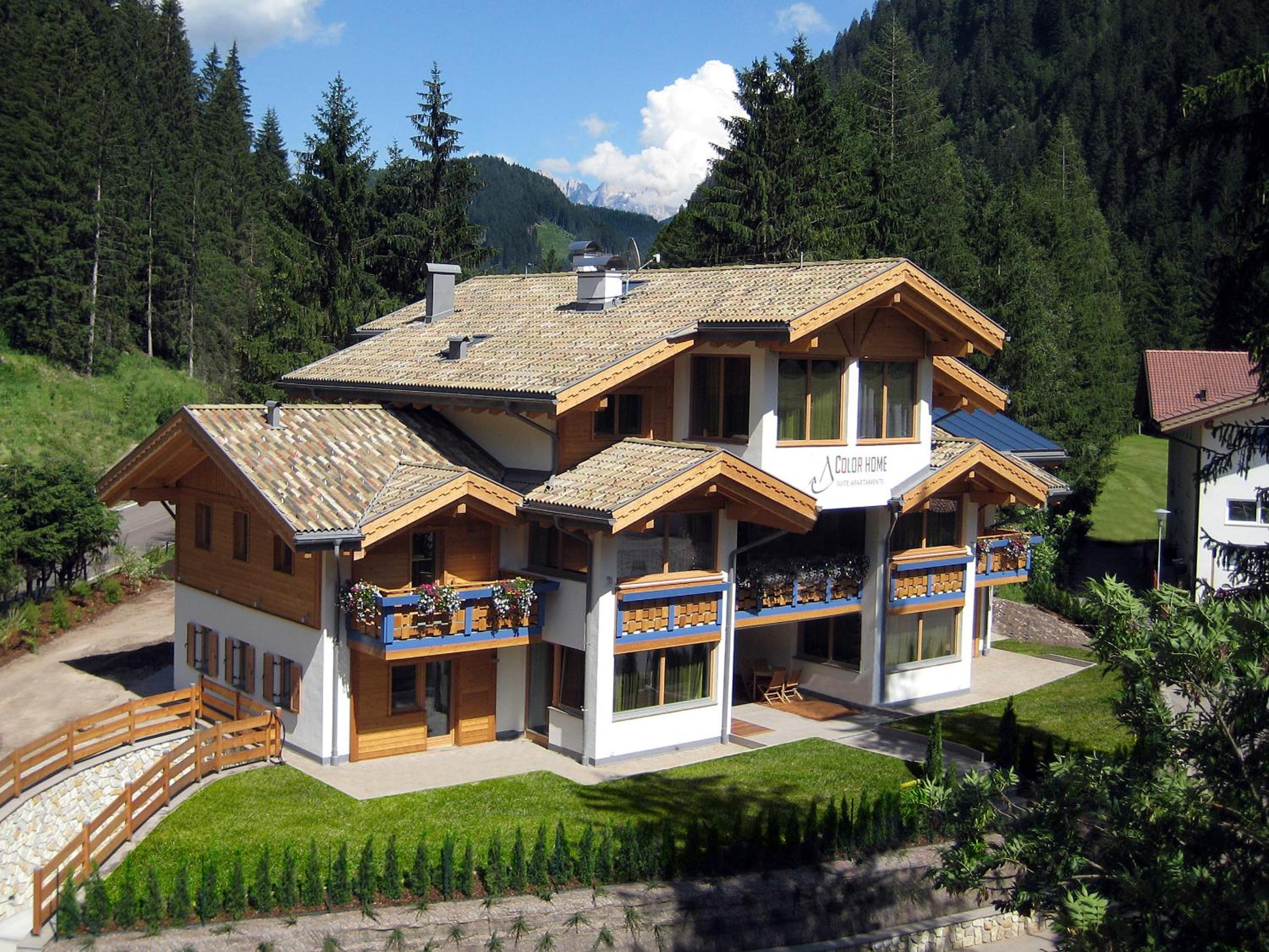 Color Home Suite Apartments en Predazzo