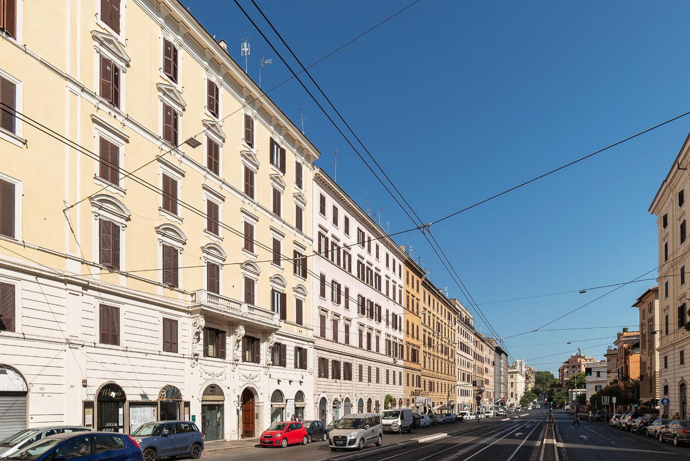 GuestHost - Vittorio Emanuele Elegant Apartment