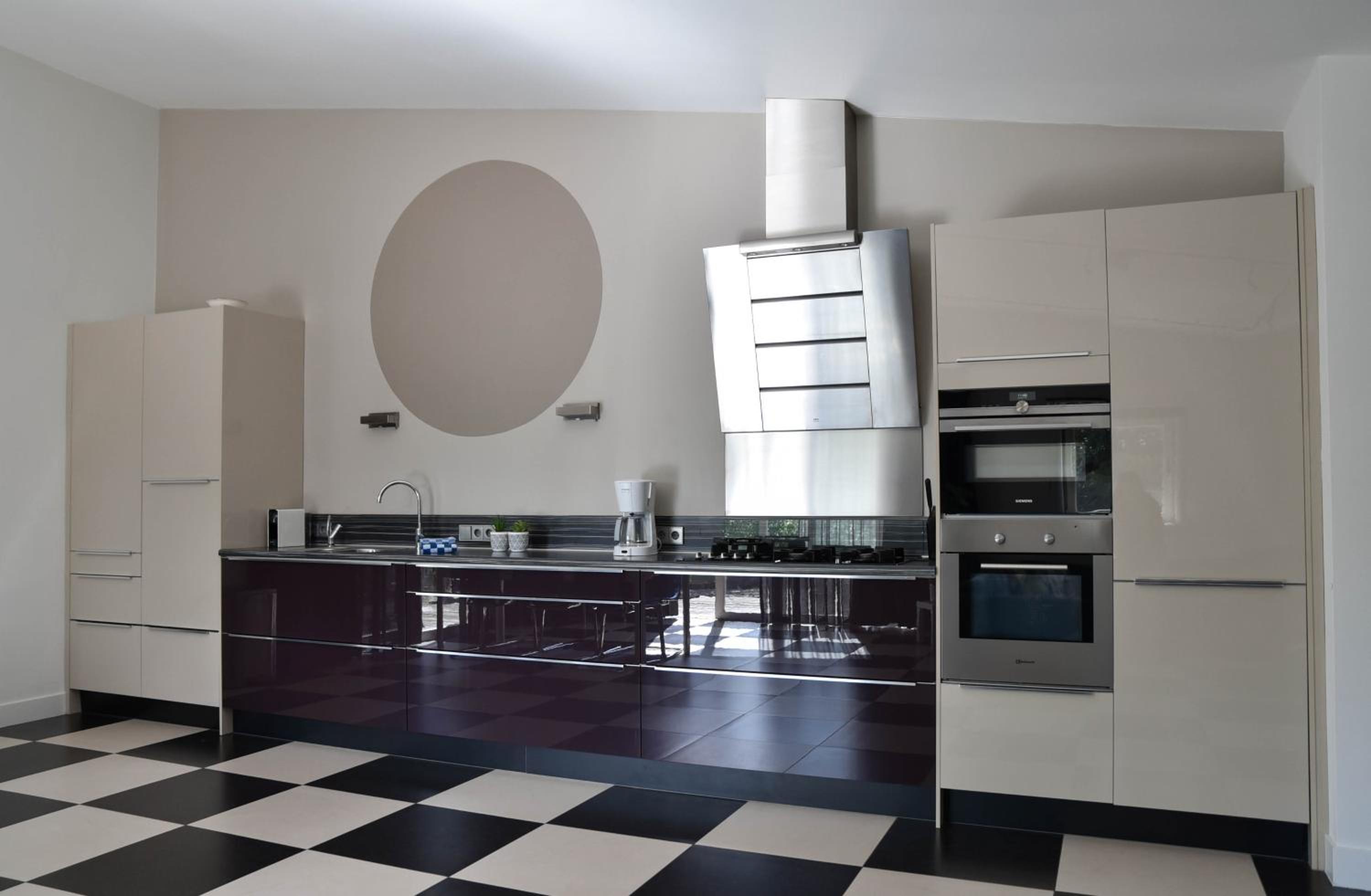 Spacious Comfort Villa Vera with hottub 6 beds plus 1 folding bed