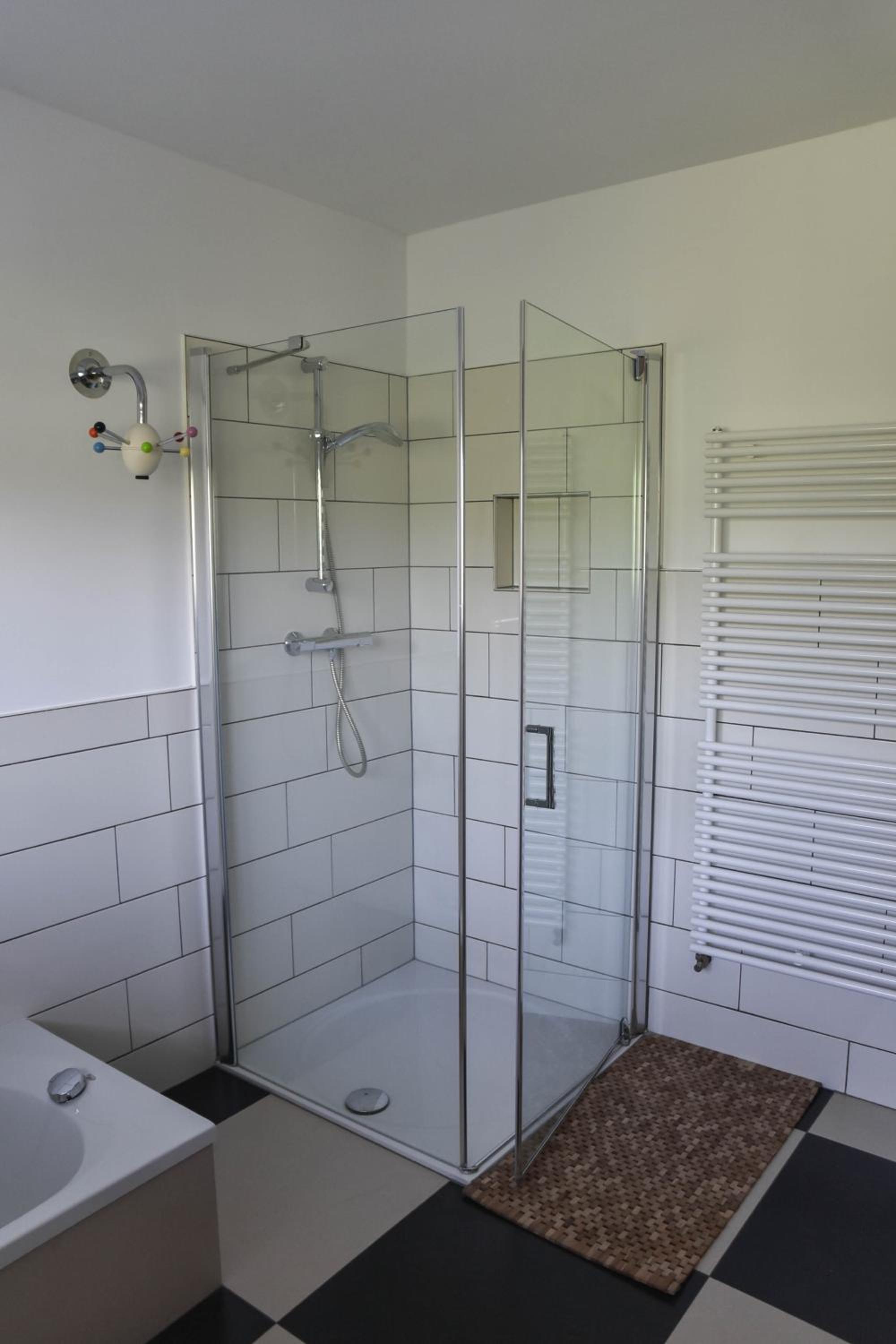 Spacious Comfort Villa Vera with hottub 6 beds plus 1 folding bed