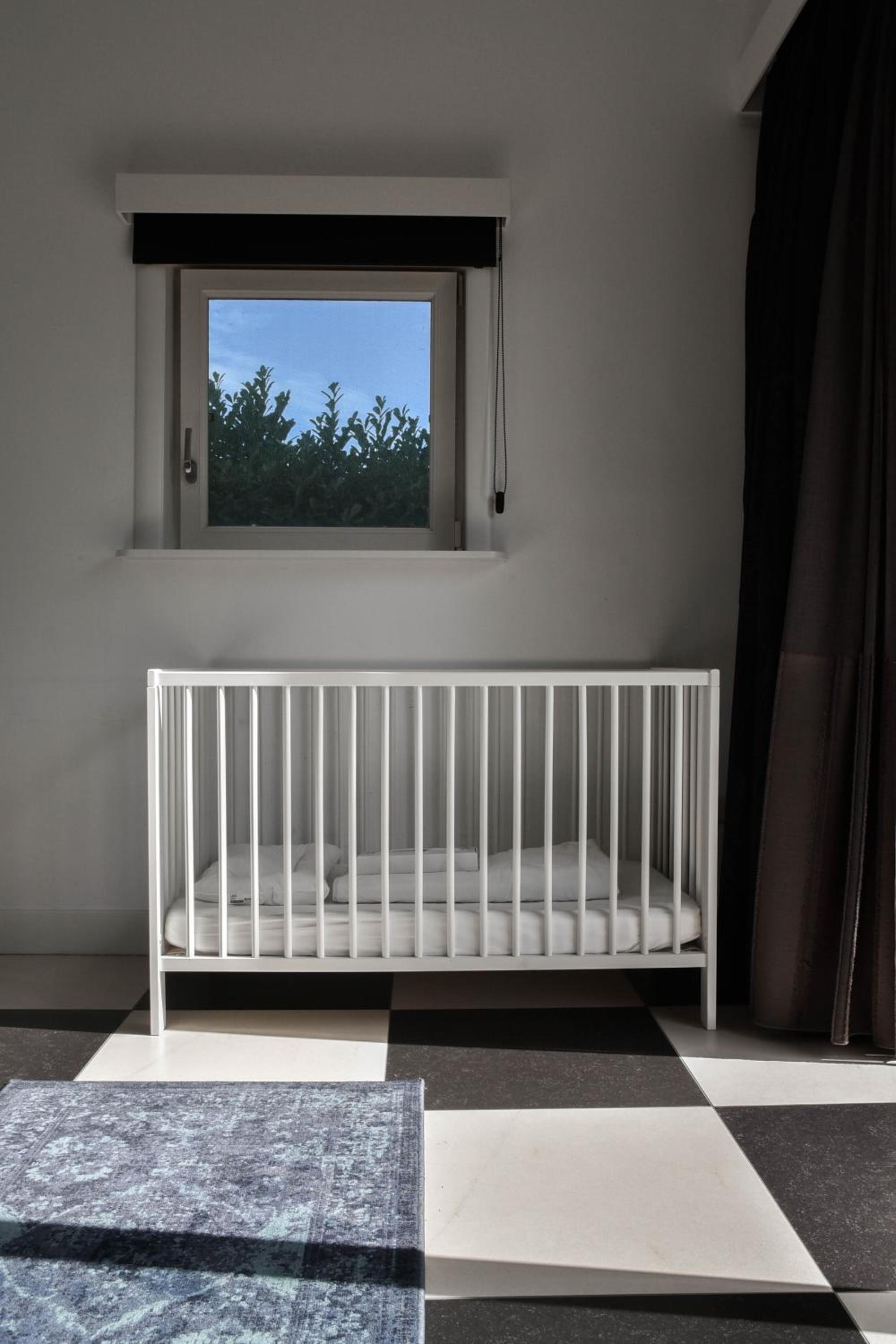 Spacious Comfort Villa Vera with hottub 6 beds plus 1 folding bed