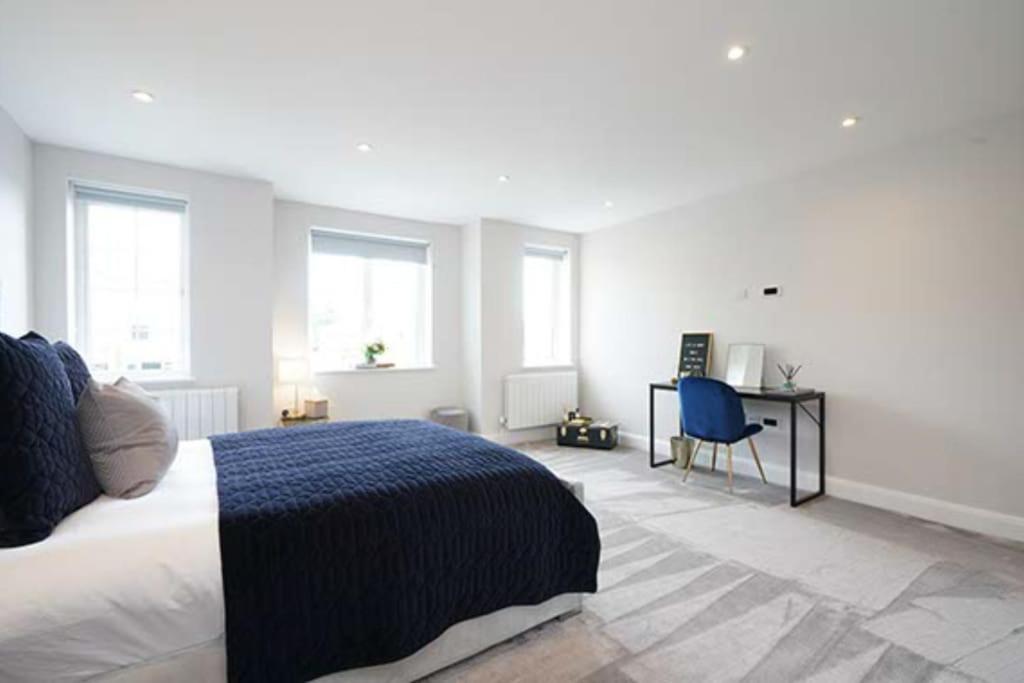 Modern 3 bed Entire House, Gym & Underfloor Heating view 4