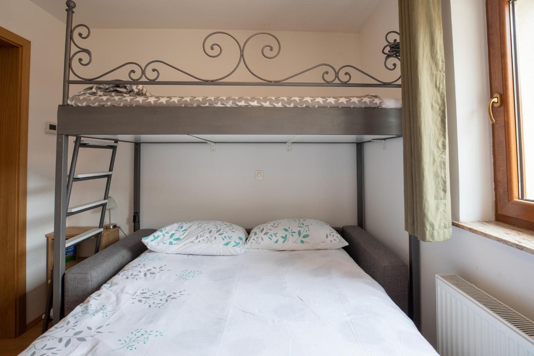 Apartma Lovor