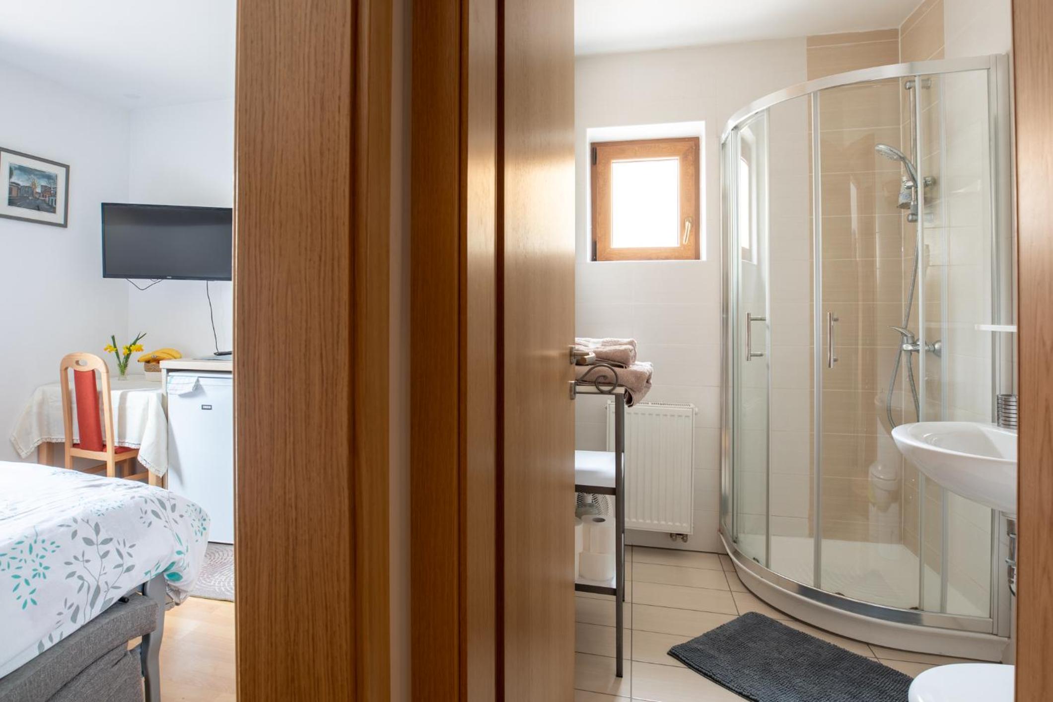 Apartma Lovor