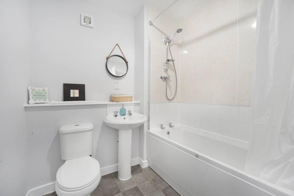 PREMIER - Clydesdale Apartment view 3