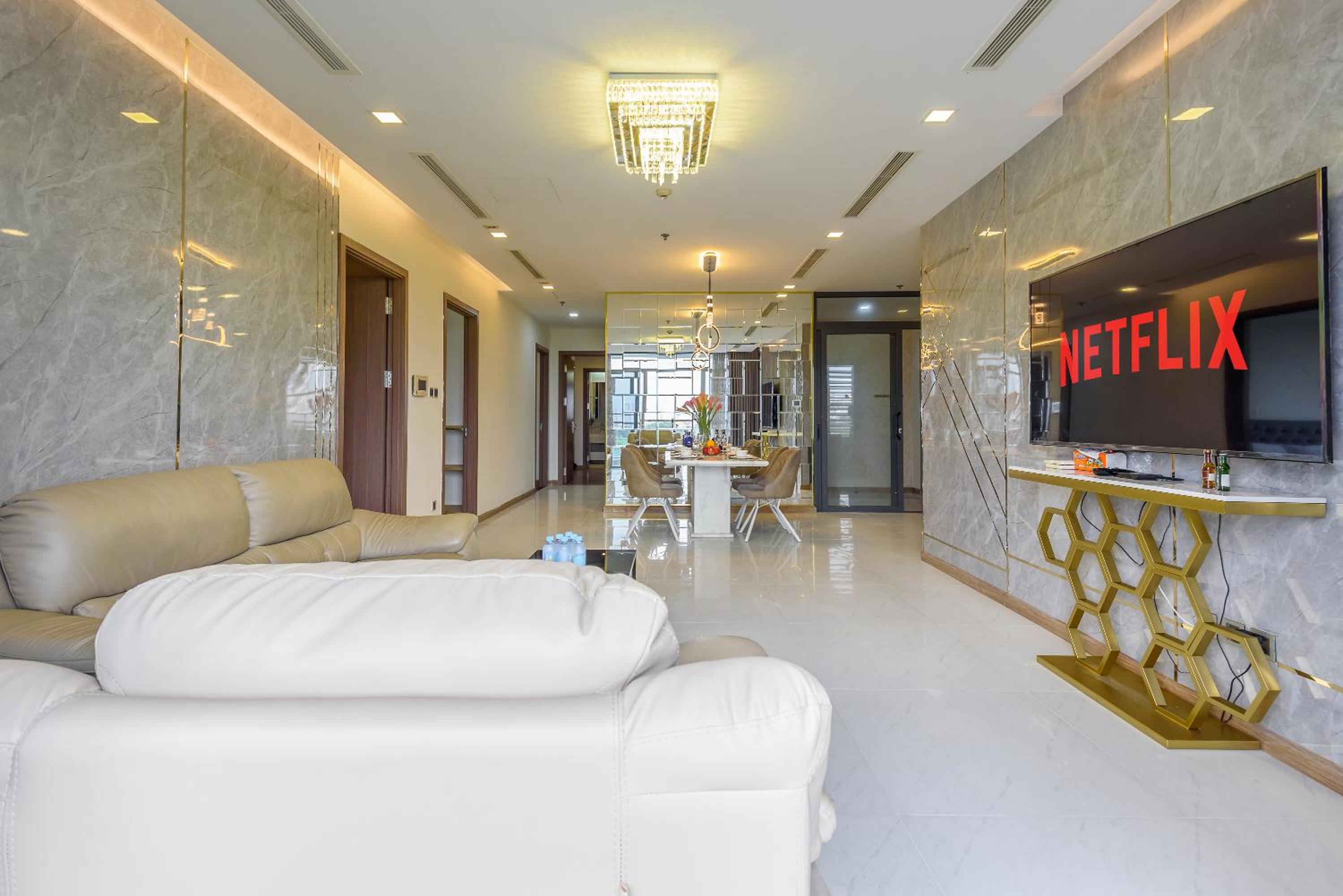 Landmark Vinhomes Christine Apartment