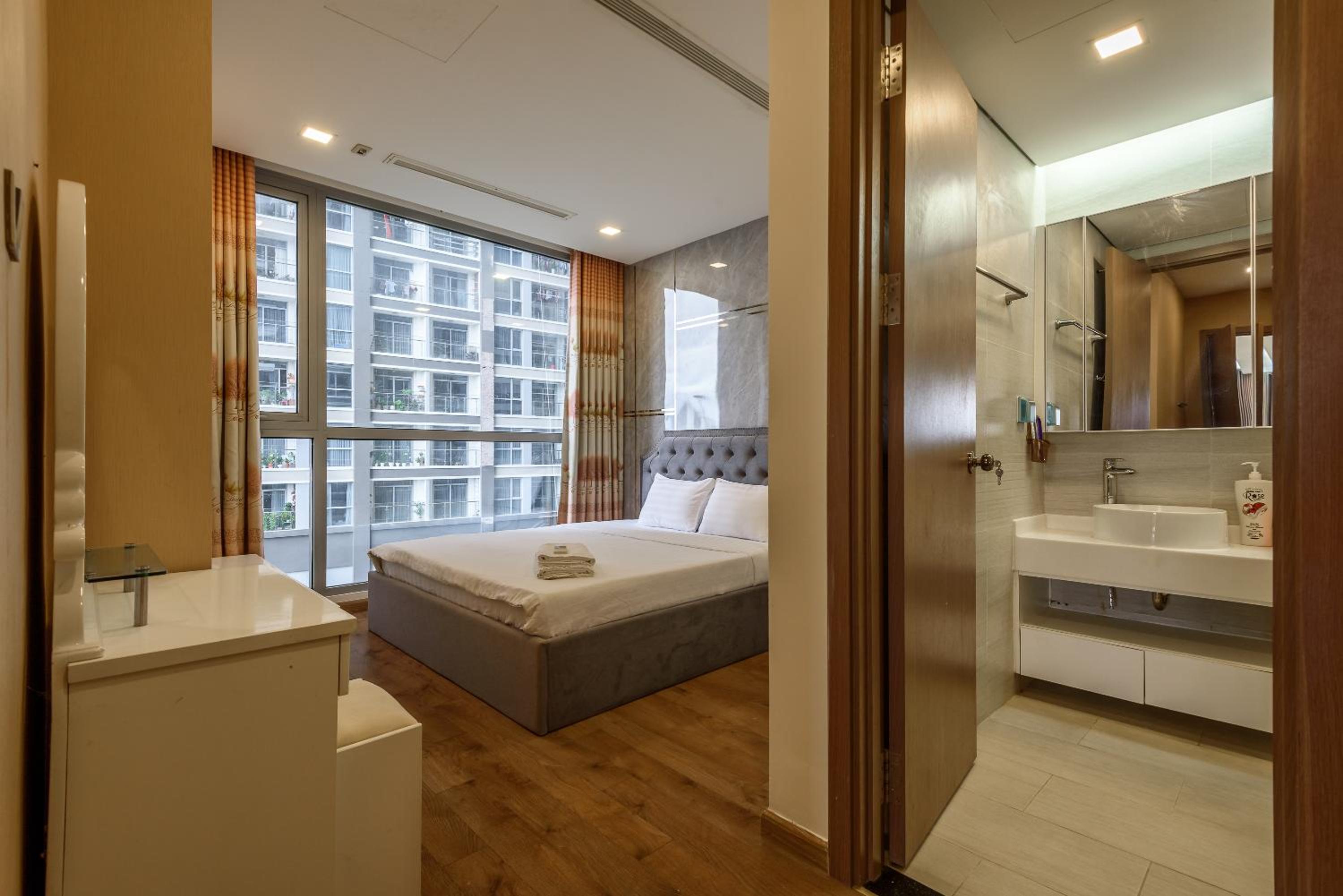 Landmark Vinhomes Christine Apartment