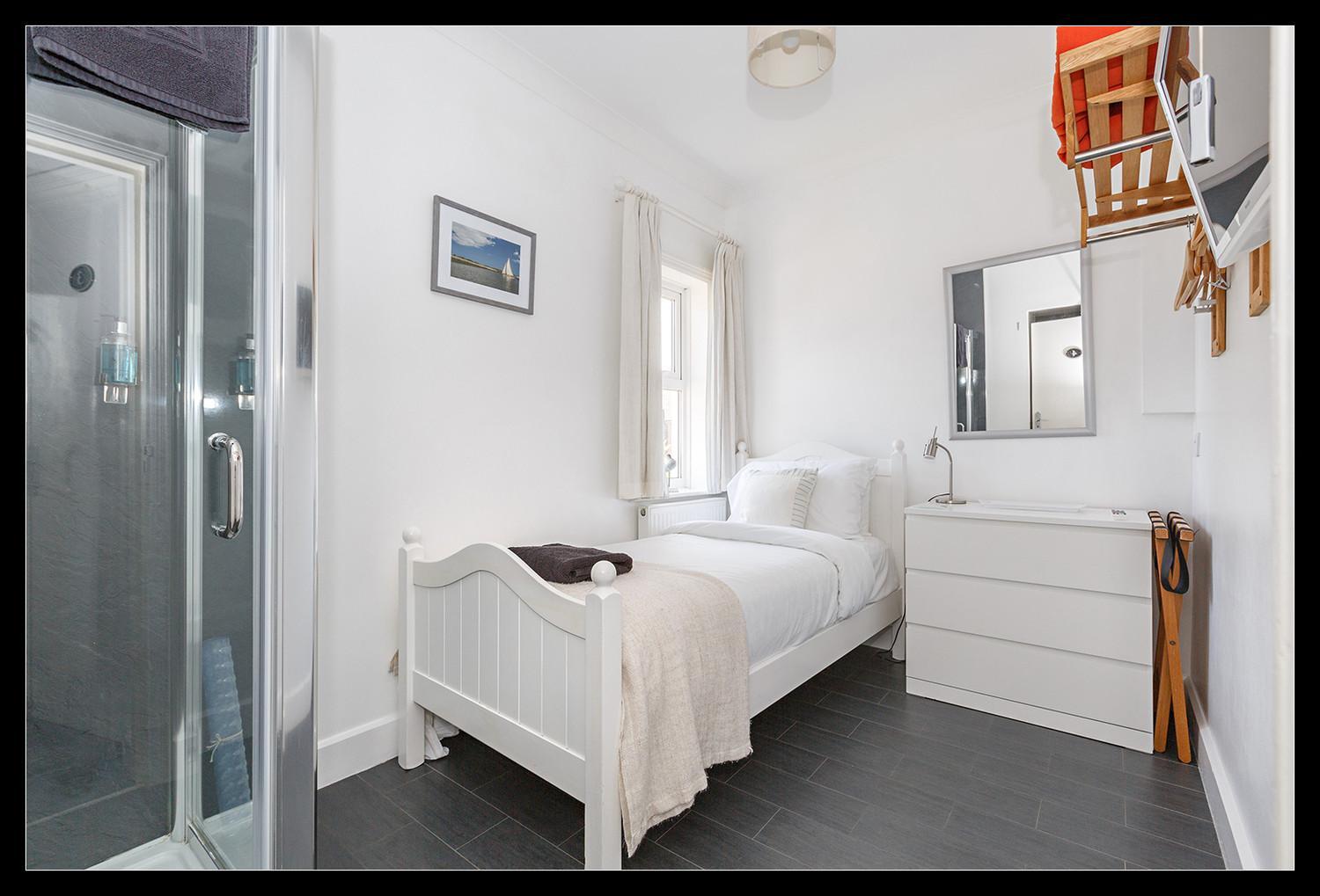 Overcliff Lodge, Mundesley sea view, sleeps 22