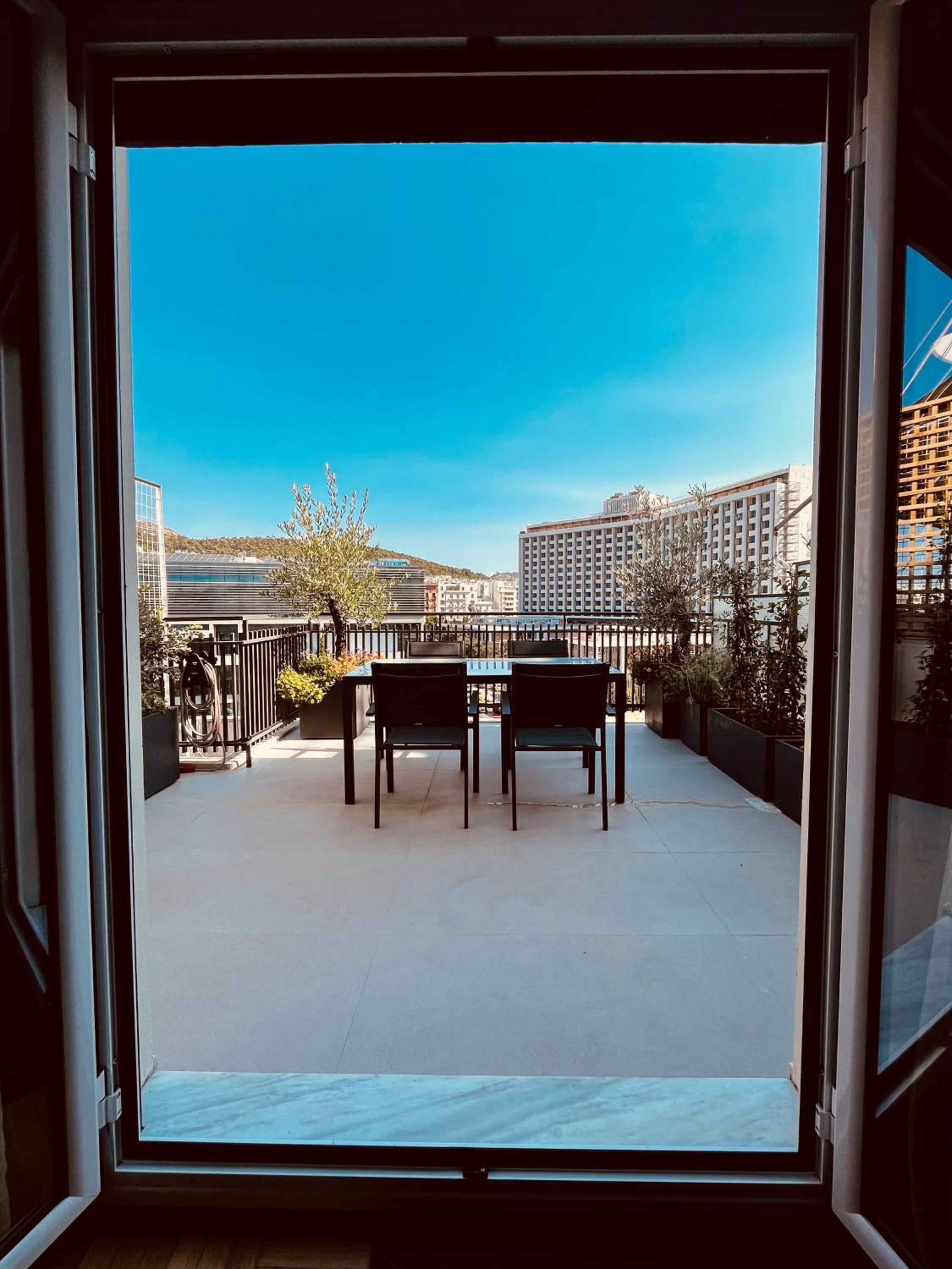 Athena Blue Lux Apartments 2BR 2BA with City Skyline View, near Kolonaki
