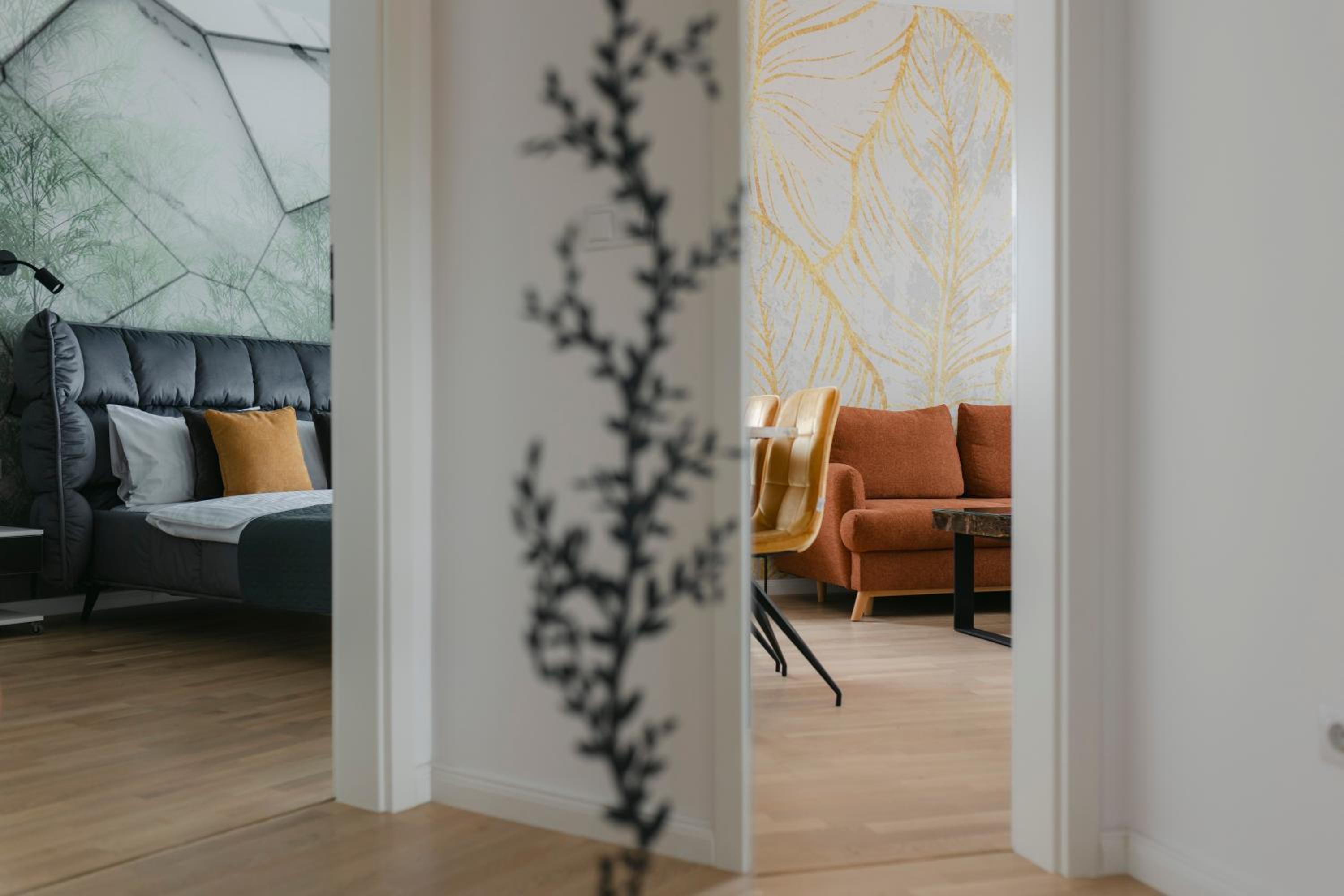 The Forest - Luxe Central Apt with free secured parking view 3