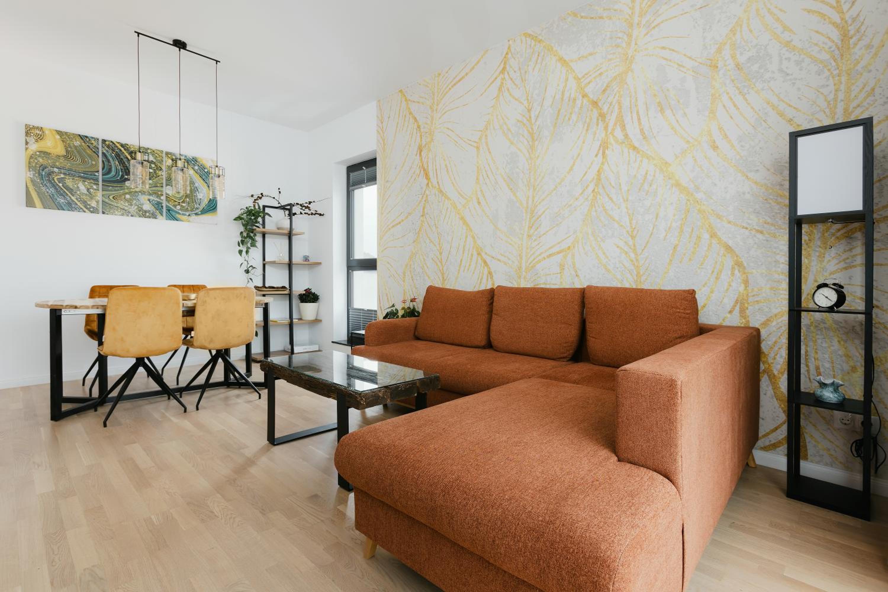 The Forest - Luxe Central Apt with free secured parking view 5