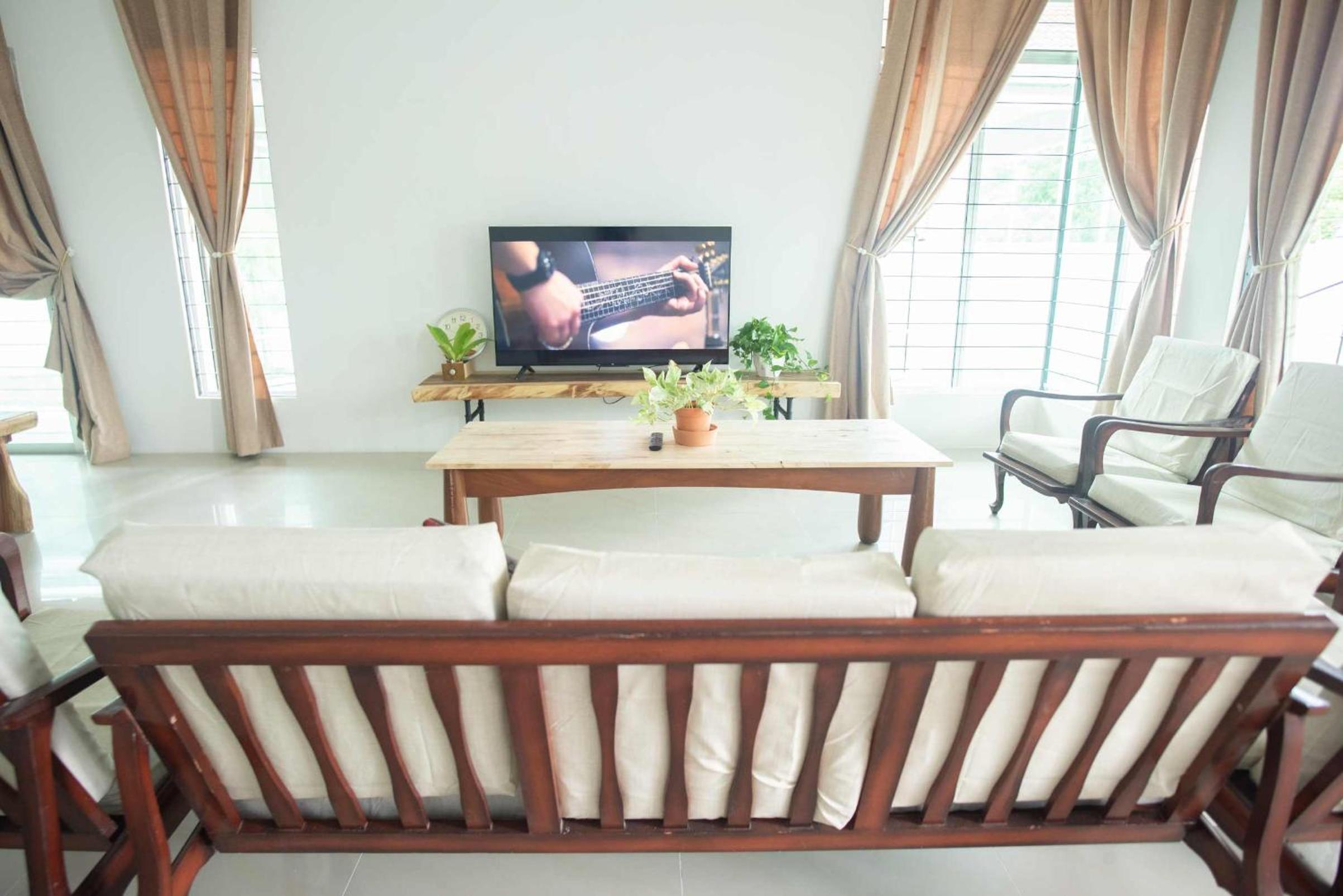 Habitat Homestay Large Semi-D House For 11-13Pax photo 7