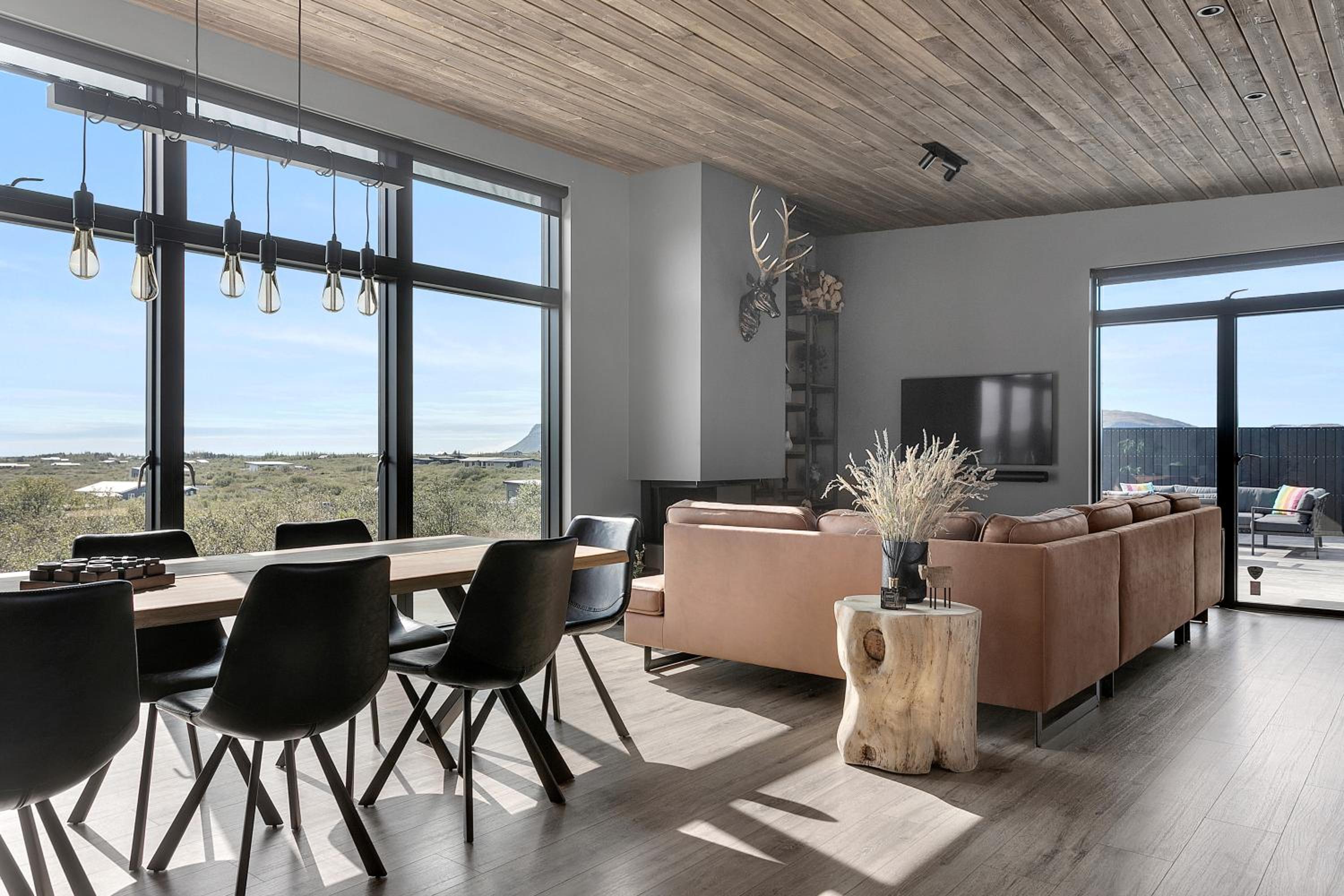 Luxurious 4BR Summerhouse with Hot Tub and Sauna view 2