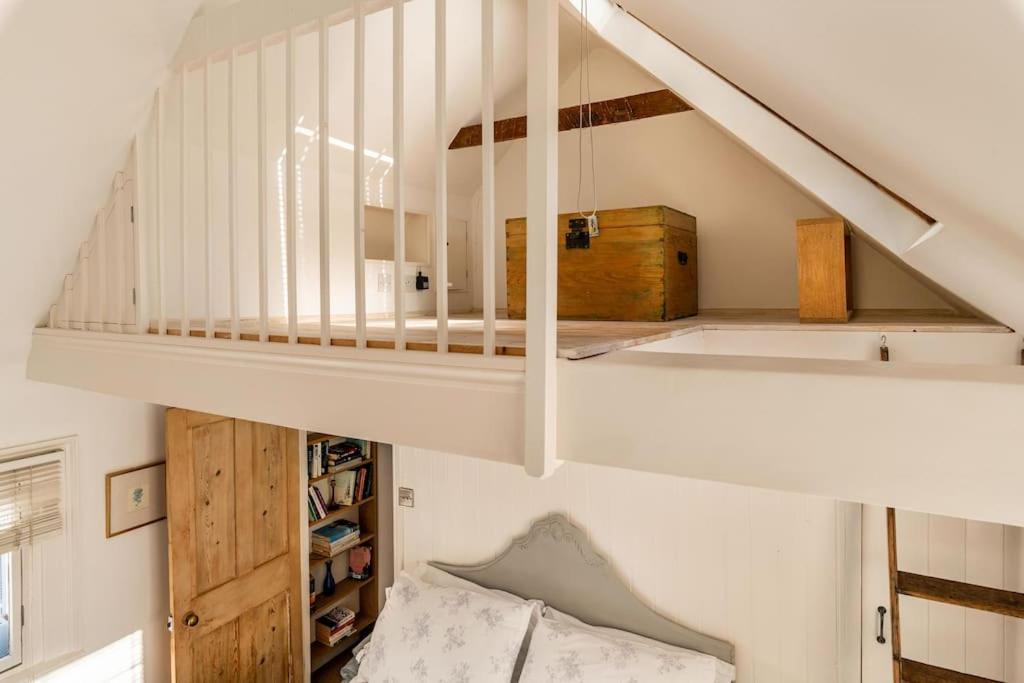 Beautiful little Brighton Townhouse view 4