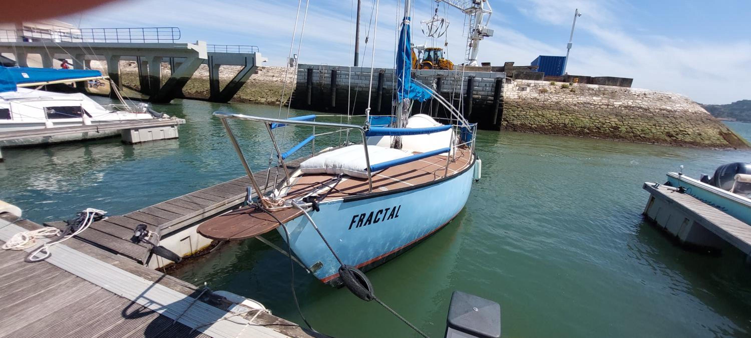 FRACTAL - Vintage Sailboat in Belém view 4