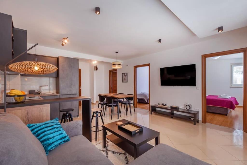 Stylish two bedroom apartment&garage parking place