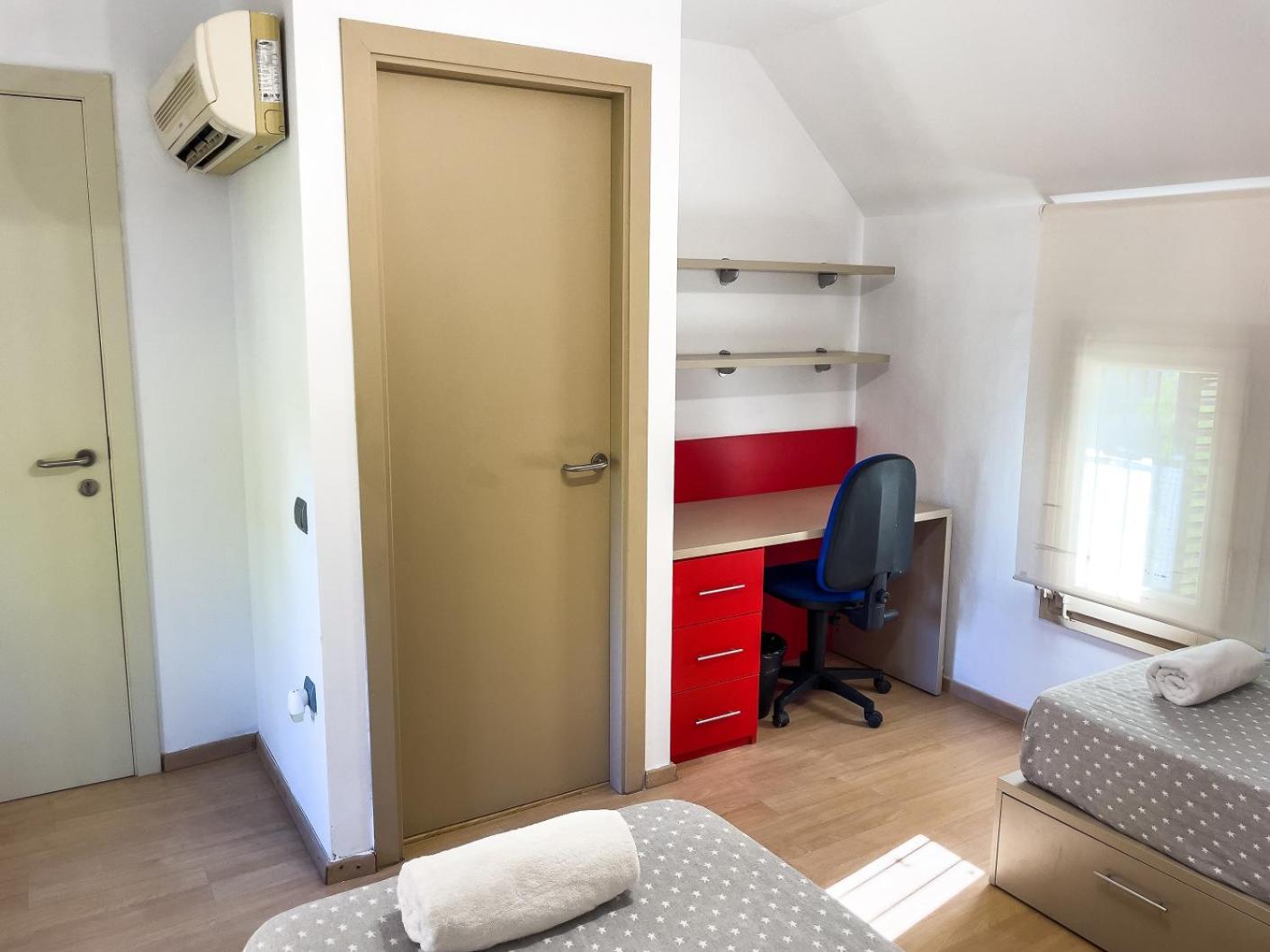 Leevin Stay Hostel
