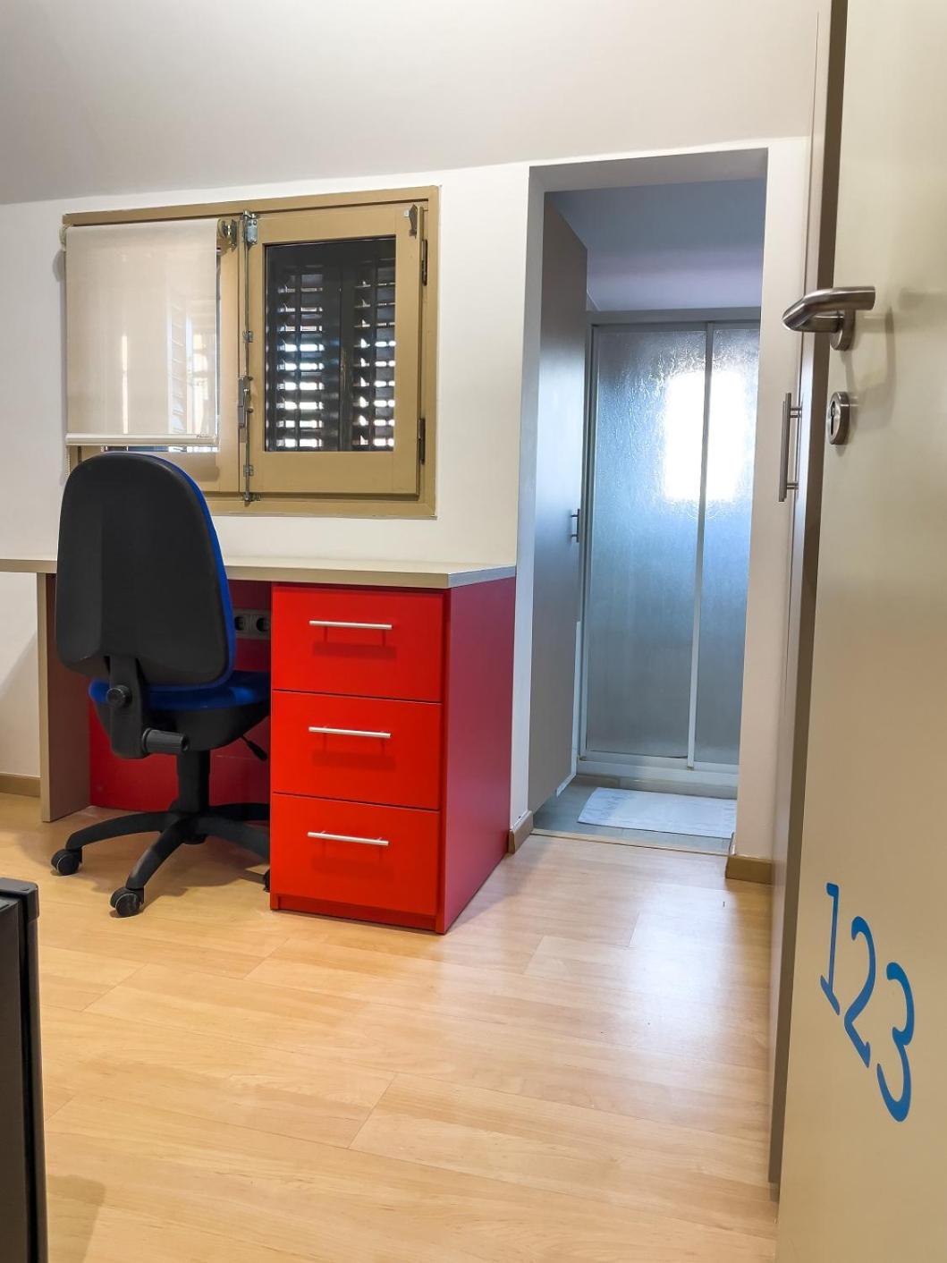 Leevin Stay Hostel