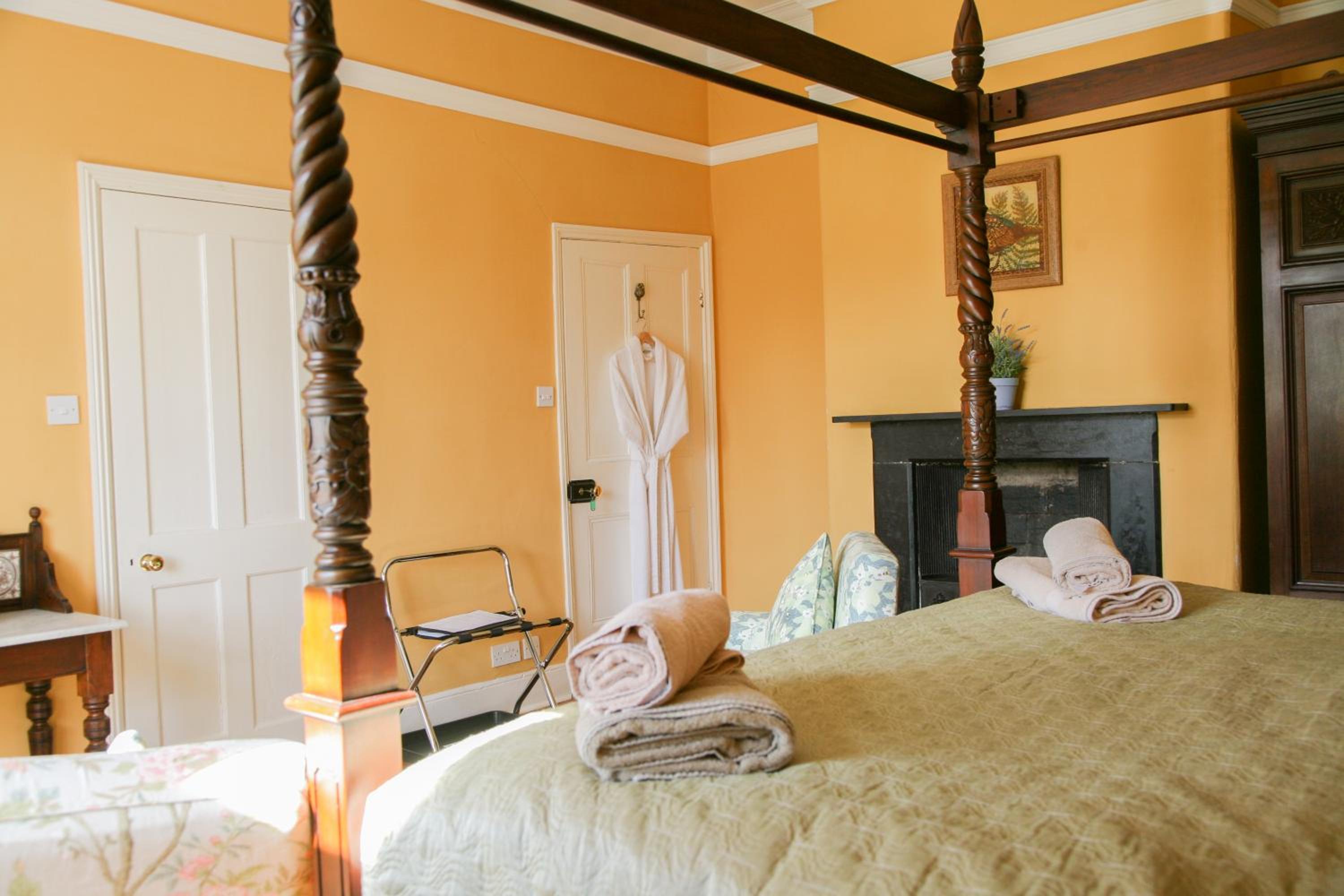 Huntlands Farm Bed & Breakfast
