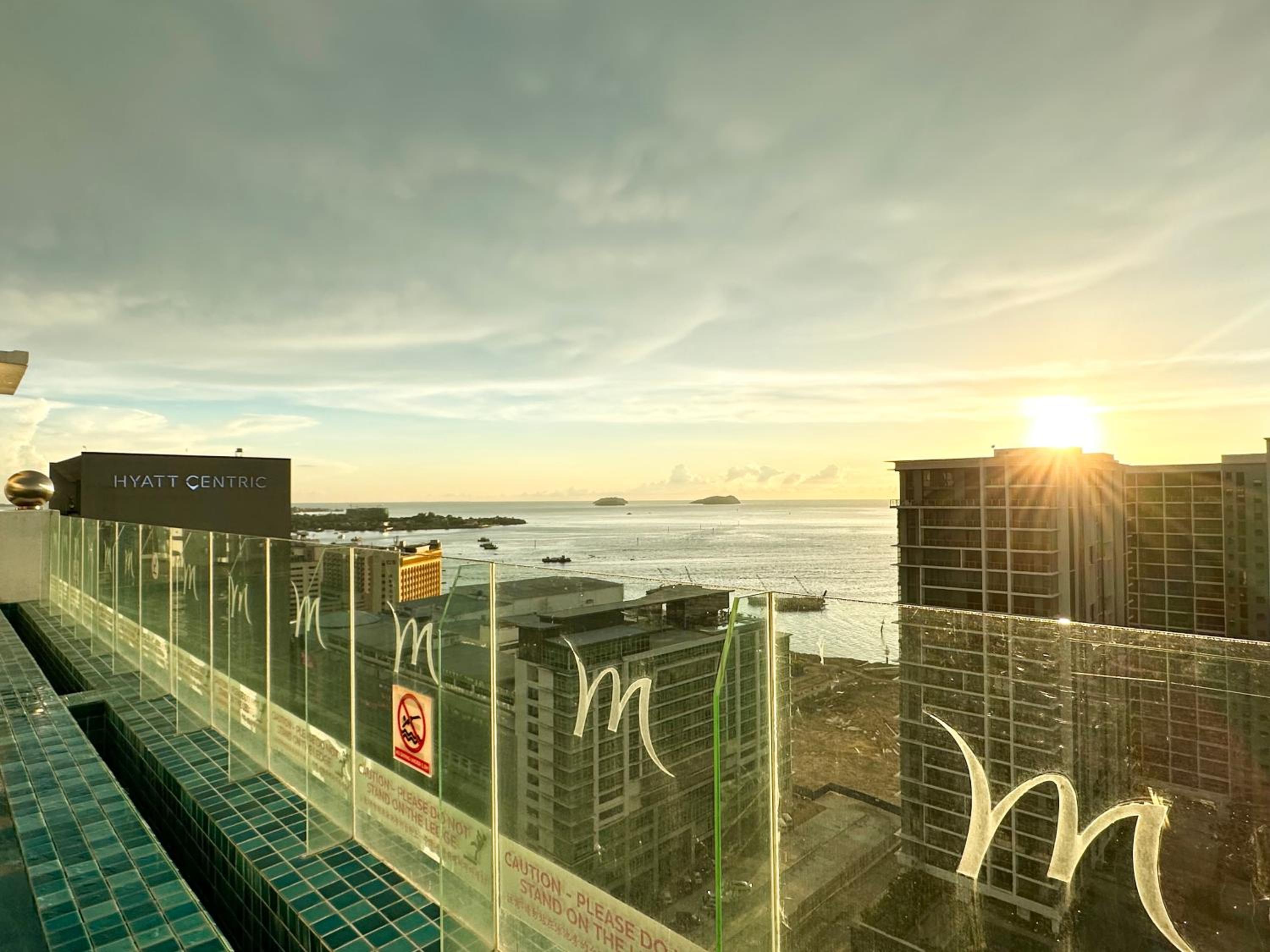 M Centro City Centre @ Gaya Street by Sunset Seaview Vacation Condos photo 2
