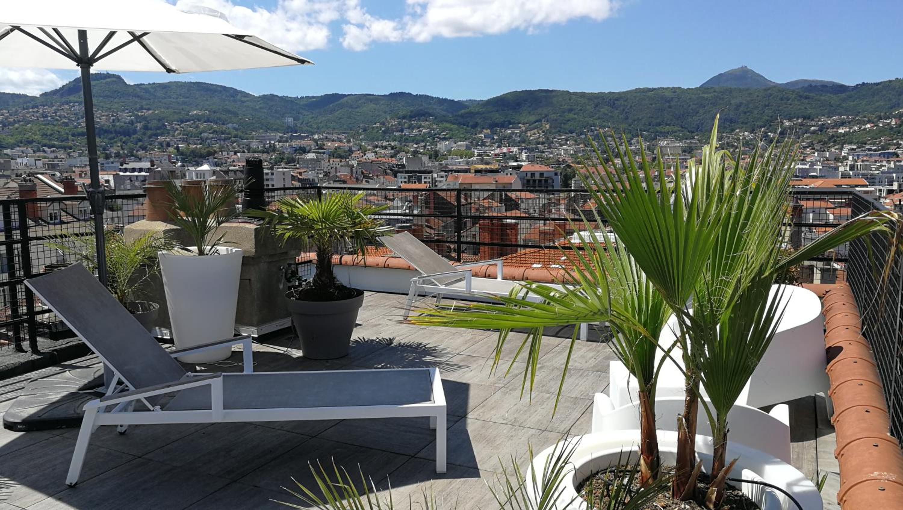 5&5 Rooftop photo 4