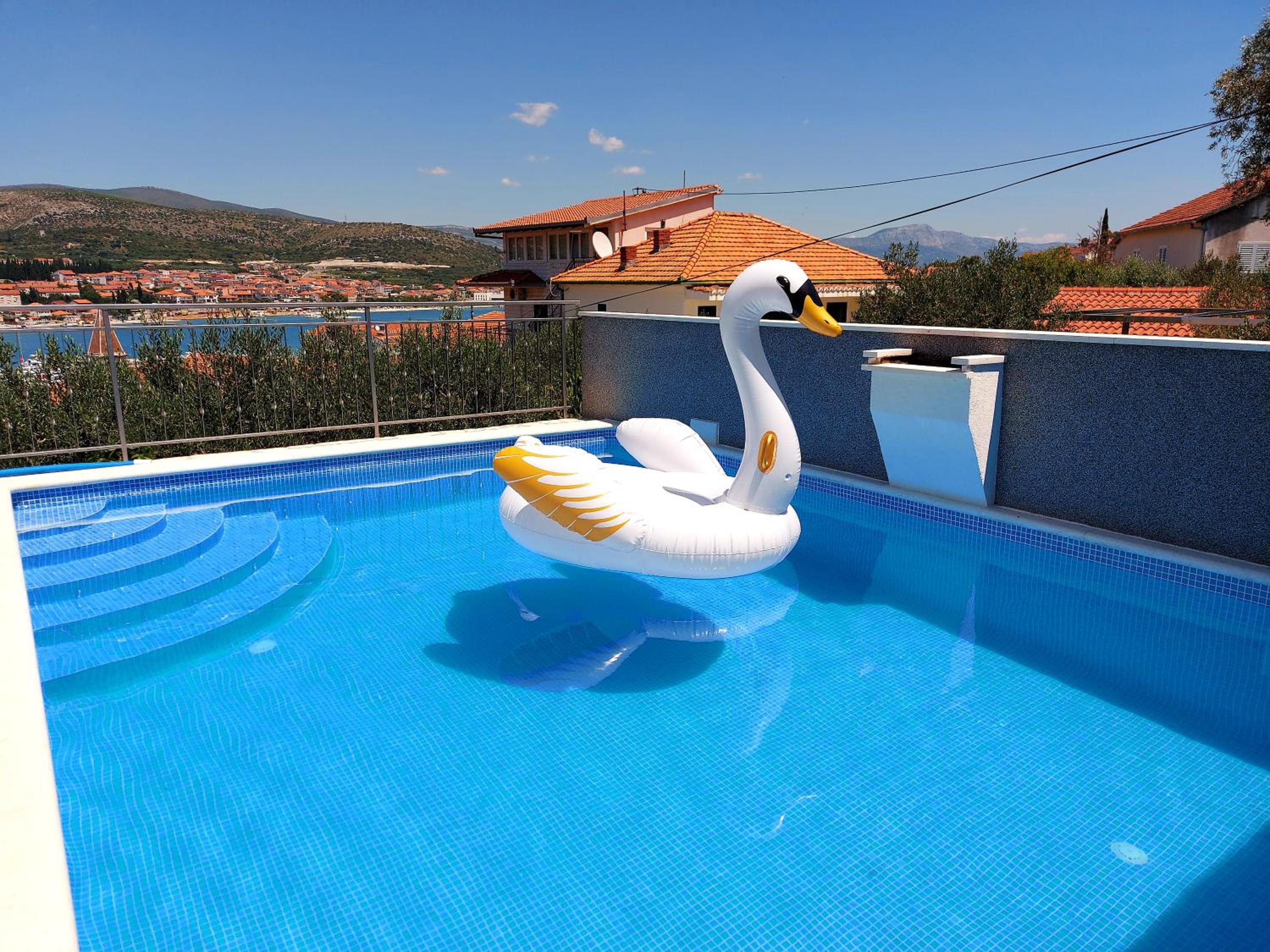 Apartmani Balan s vanjskim bazenom view 5