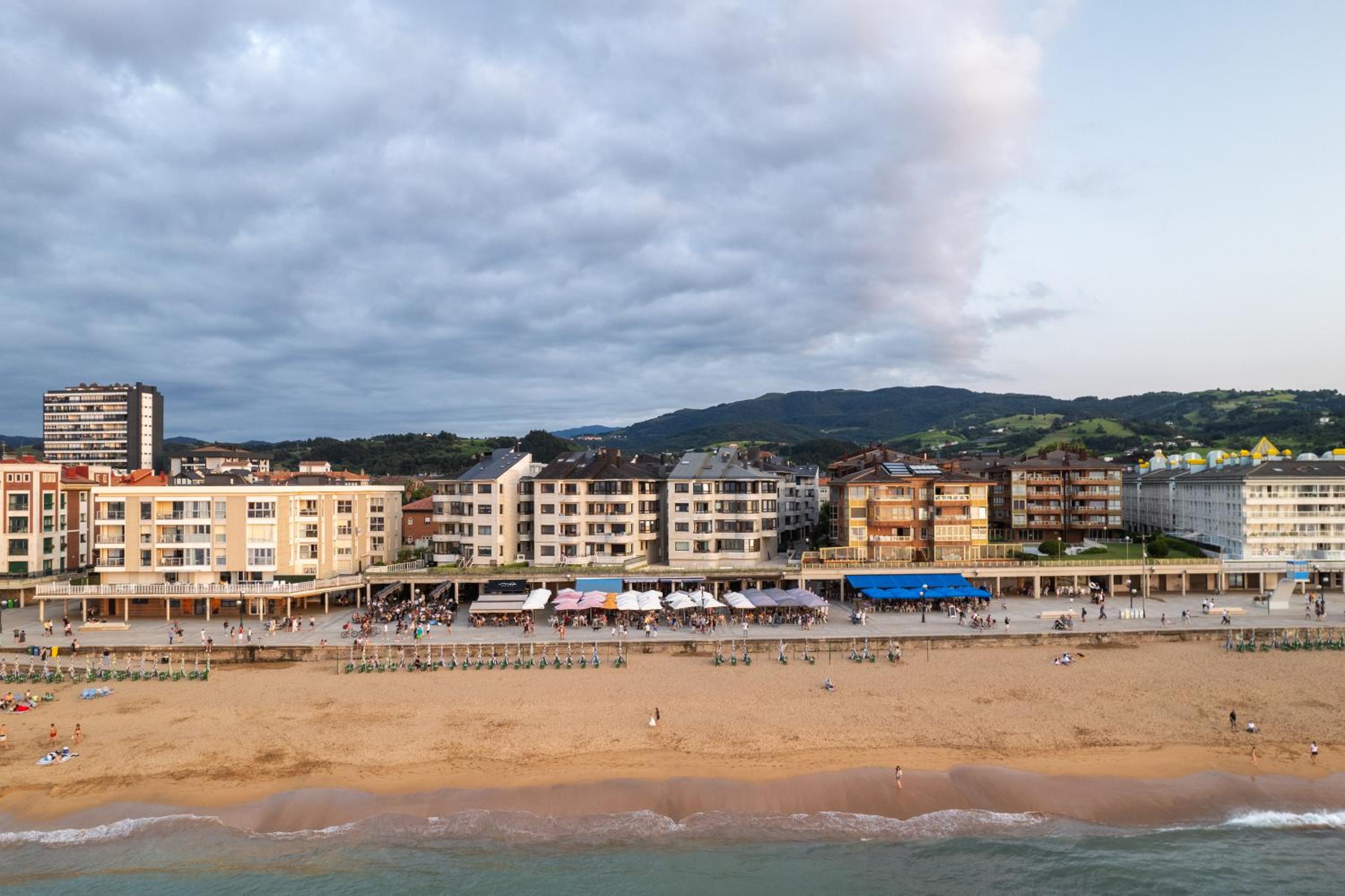 Zarautz Beach with parking by Aston Rentals