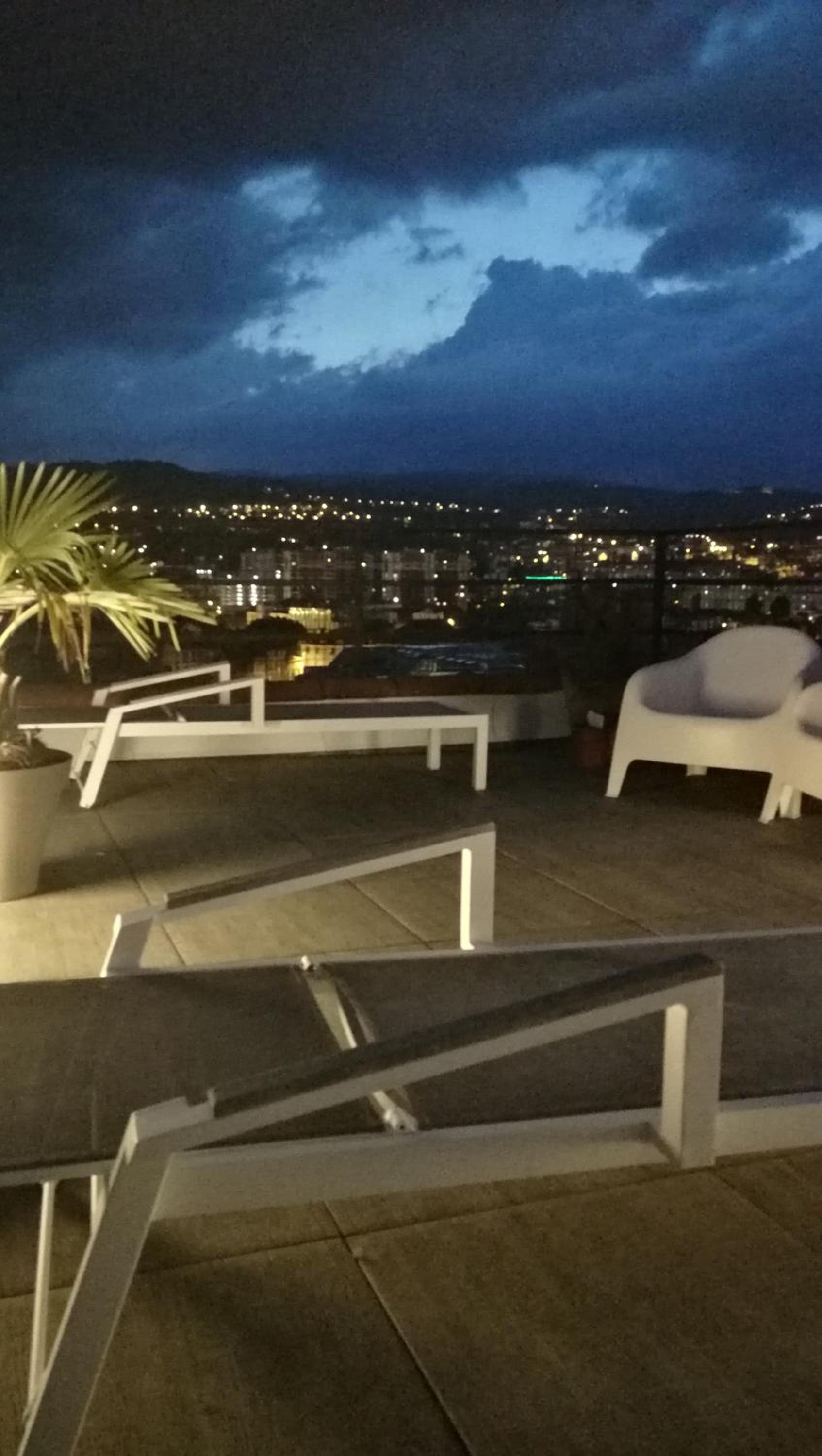 5&5 Rooftop photo 3