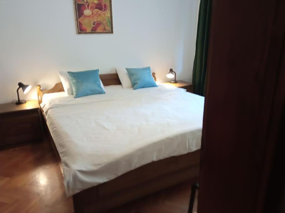 Apartment LOZENEC 1