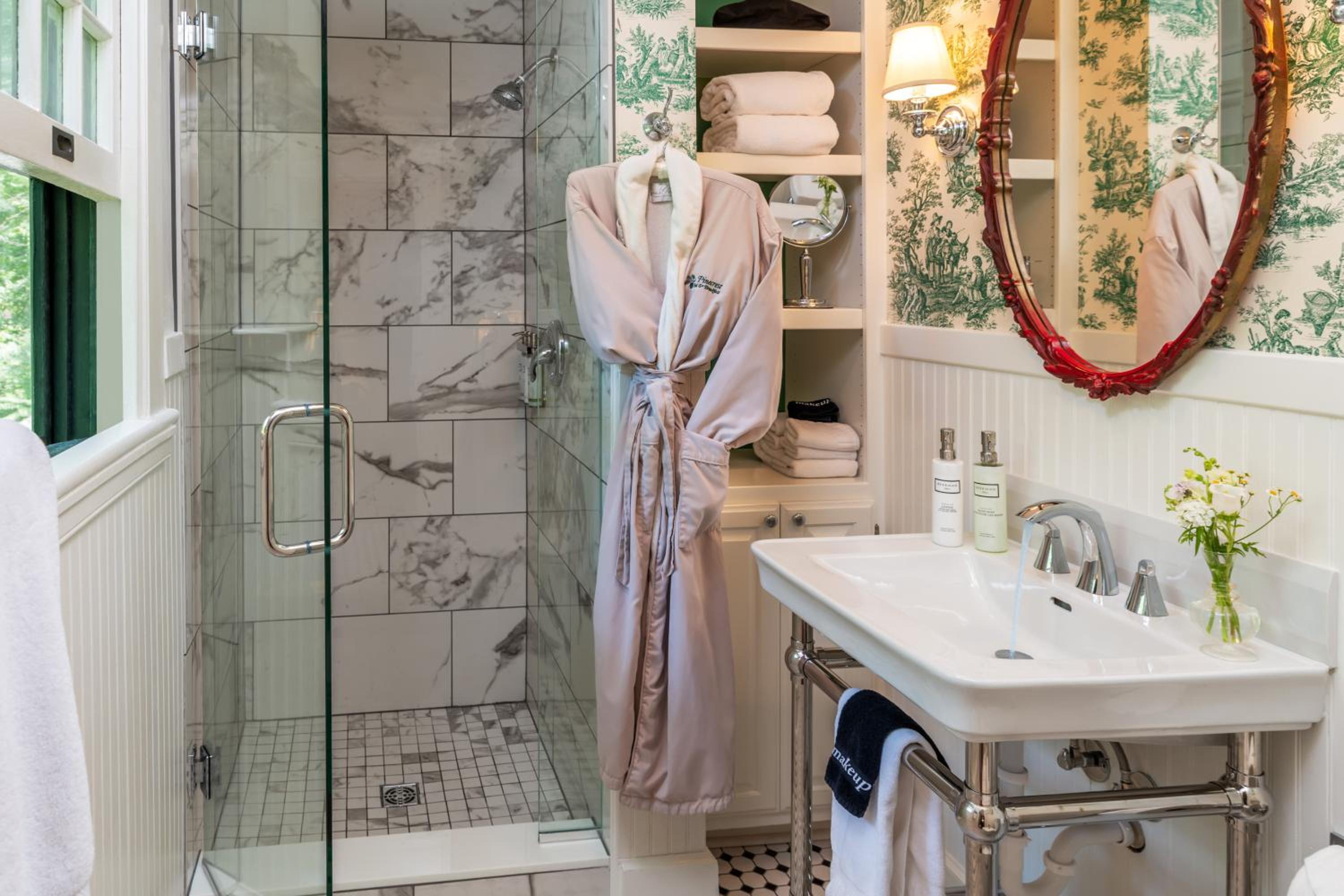 Pinecrest Bed & Breakfast