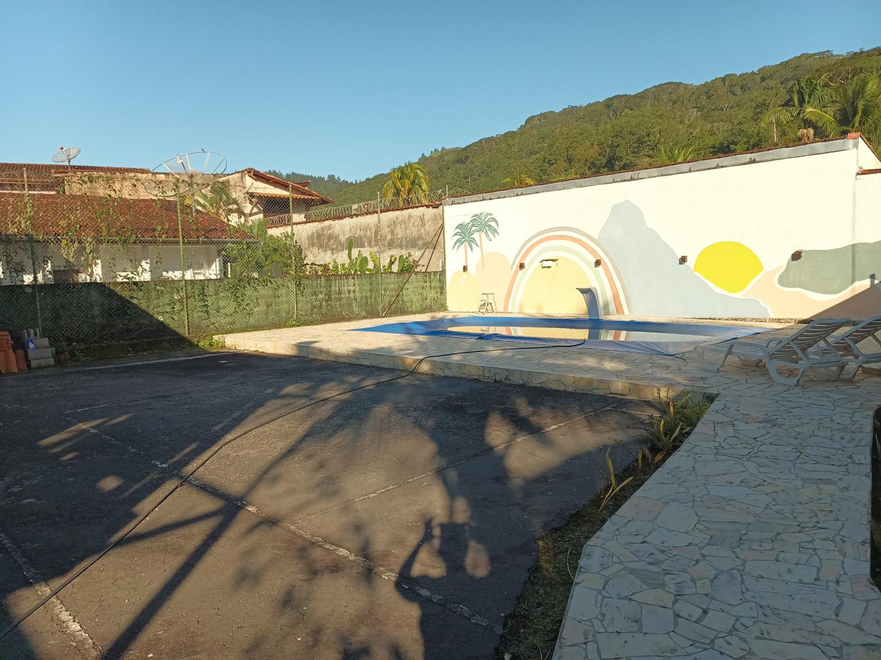 Casa com piscina a 150m da Praia do Lázaro