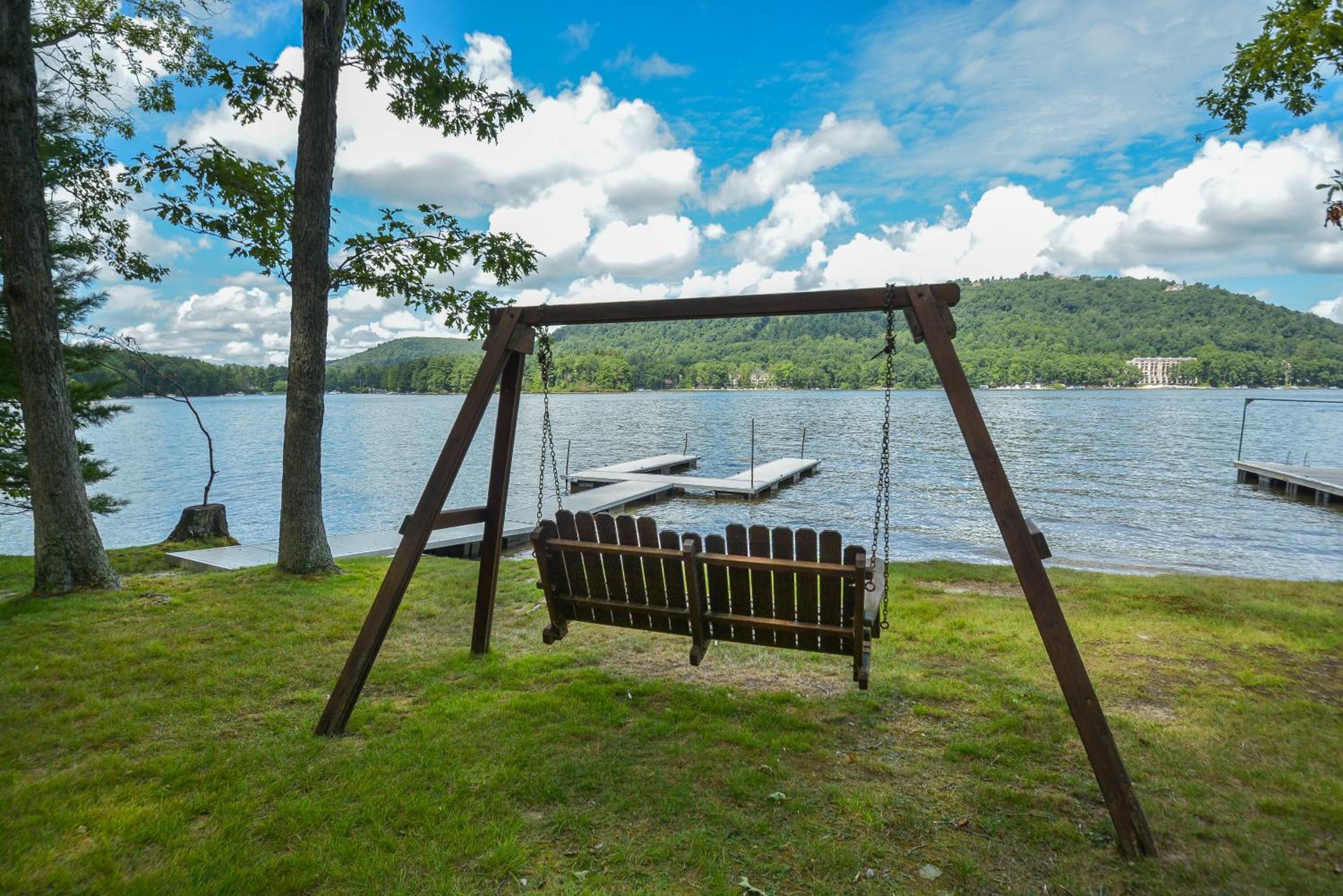 Grand Chestnut Lodge view 3