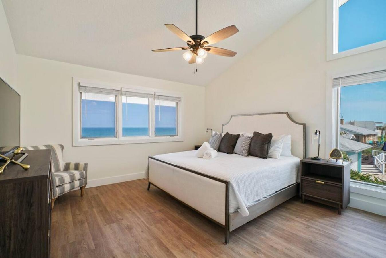 Crescent Lookout Oceanfront with panoramic views