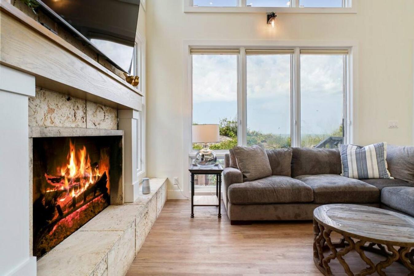 Crescent Lookout Oceanfront with panoramic views