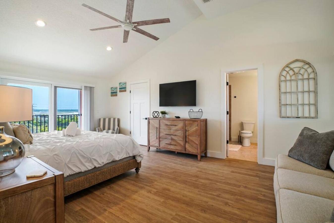 Crescent Lookout Oceanfront with panoramic views