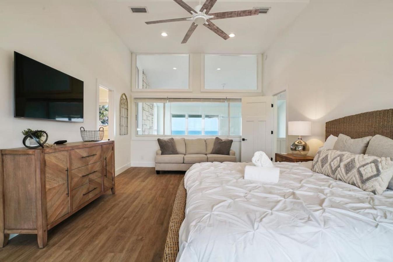 Crescent Lookout Oceanfront with panoramic views