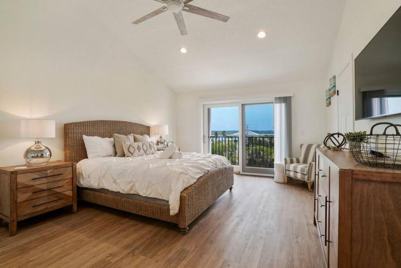 Crescent Lookout Oceanfront with panoramic views