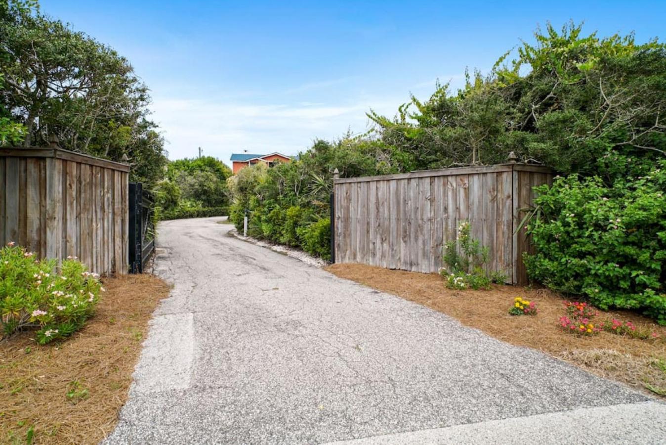 Crescent Lookout Oceanfront with panoramic views