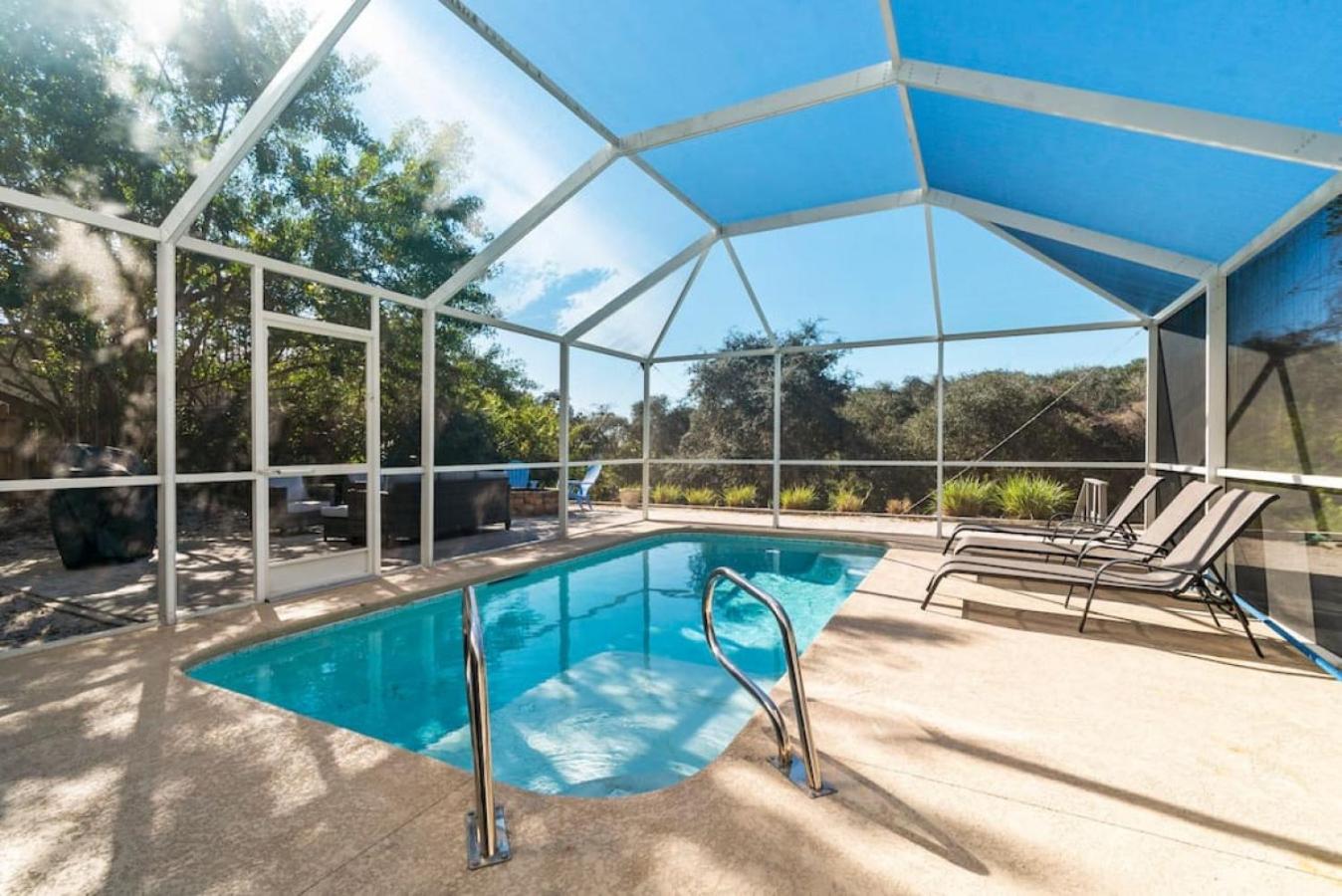 Surf View at St Augustine One Block to Beach and Screened Heated Pool view 3