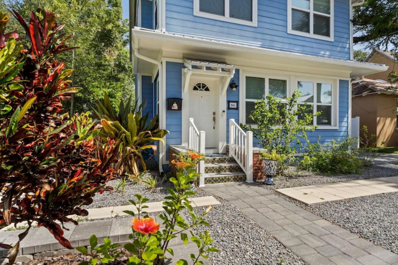 Cobalt Cottage History at your doorstep view 2