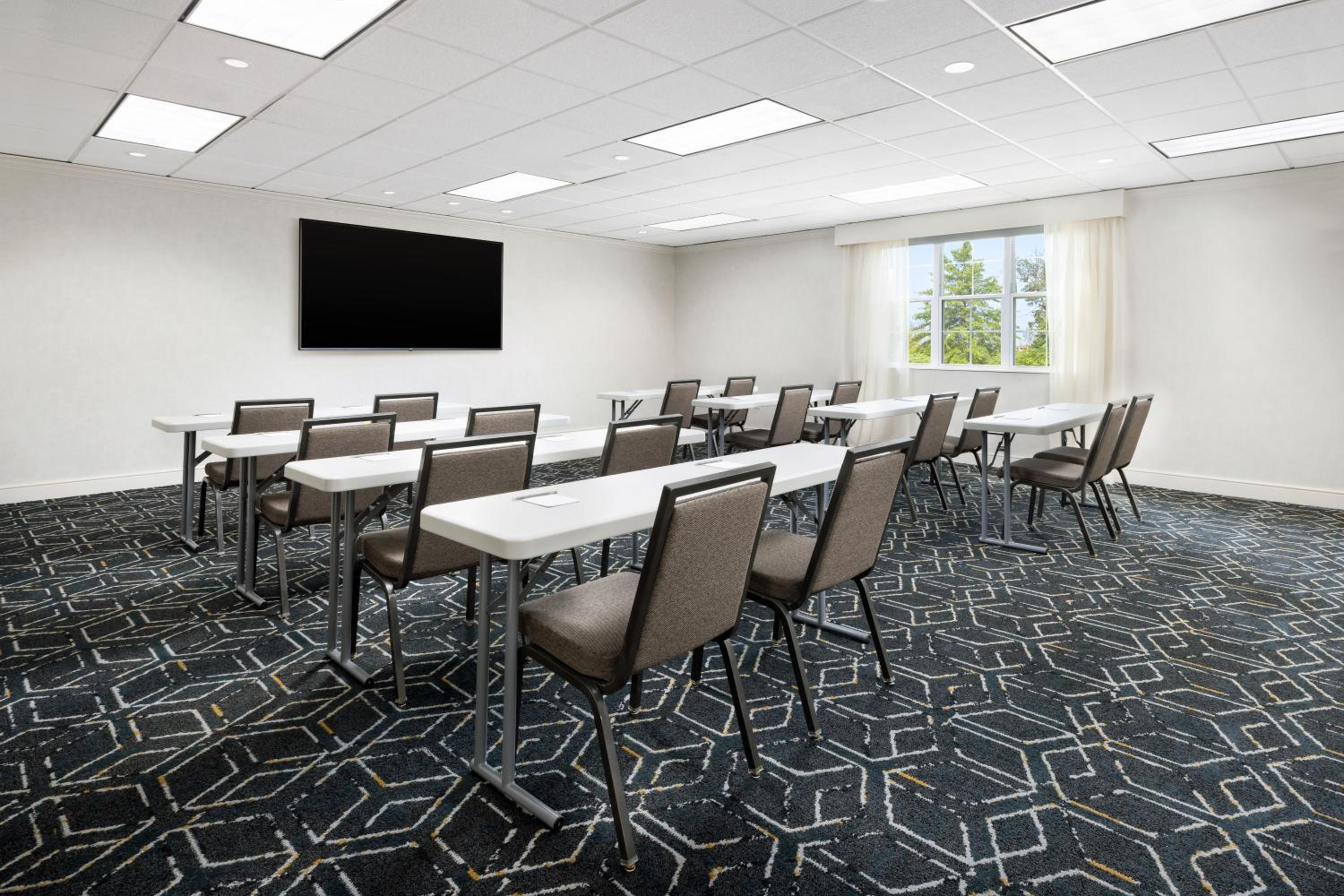 Portsmouth Vacations - Homewood Suites by Hilton Portsmouth - Property Image 27